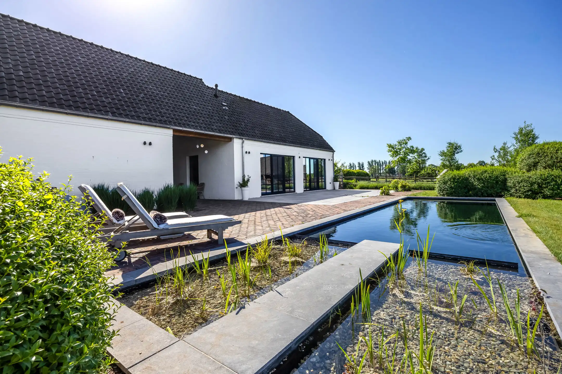 Luxueuze villa met bijgebouw en mogelijkheid tot aankoop achtergelegen weilanden.  foto 24