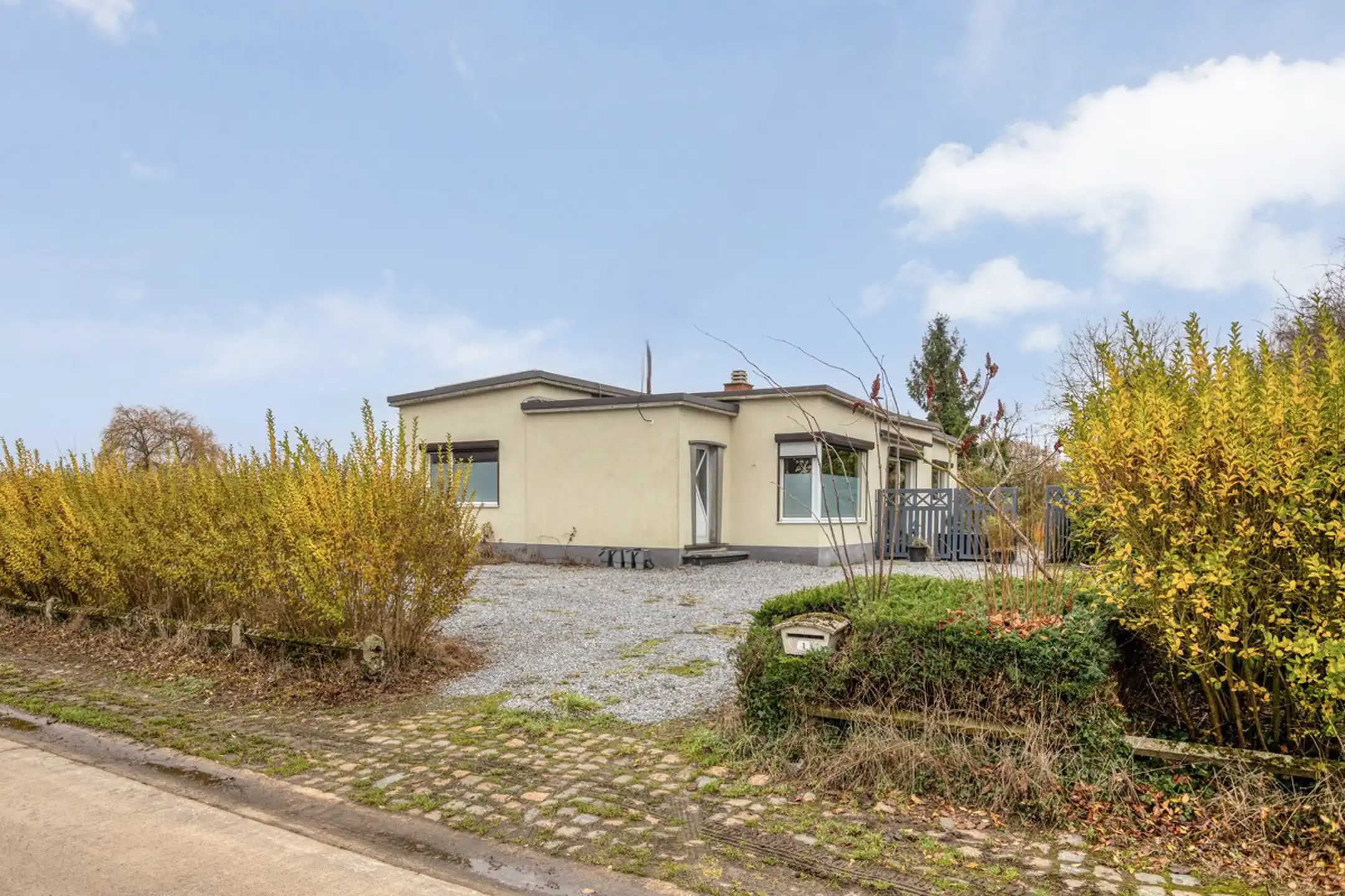 Uniek rustig gelegen woning met 3 slaapkamers en garage foto 13