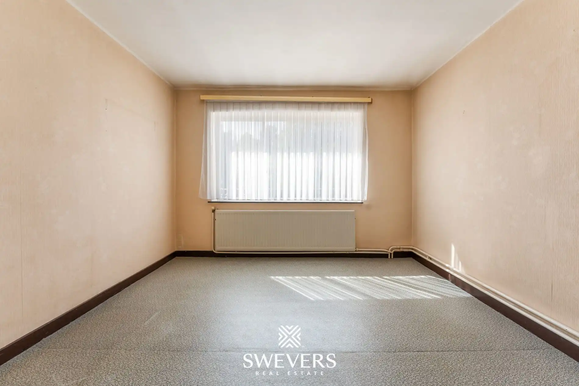 Te renoveren woning met grote tuin en 5 slaapkamers in Genk foto 16