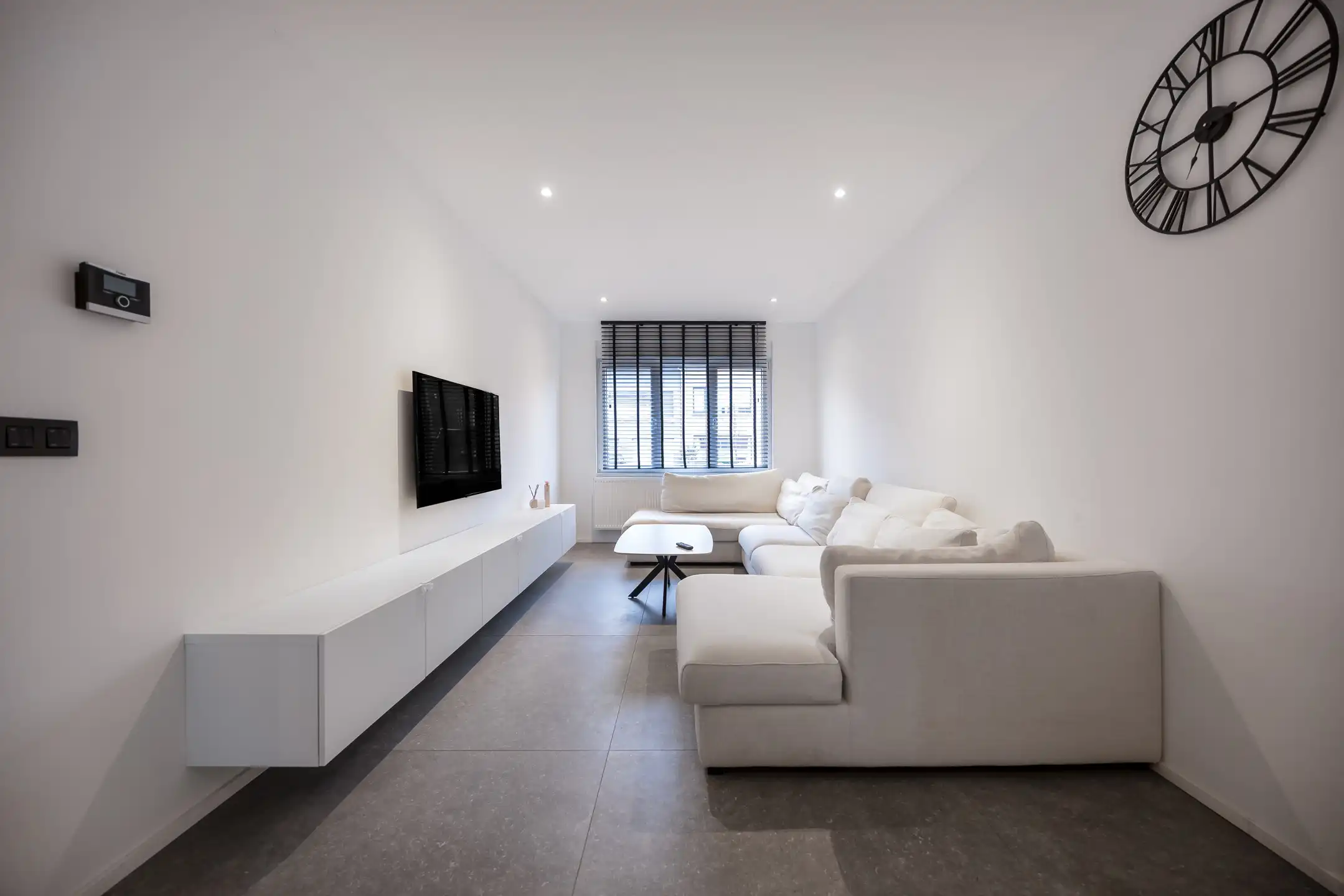 Volledig gerenoveerde woning in het hart van Wijnegem foto 4