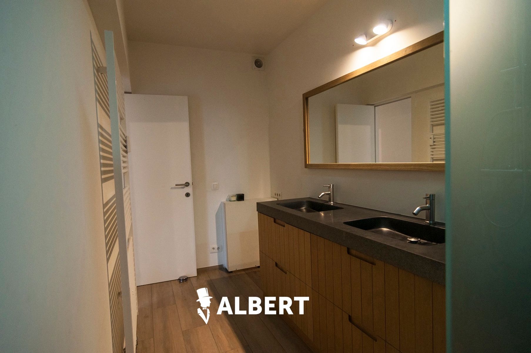 Ruim gerenoveerd instapklaar appartement centrum Diepenbeek! foto 14