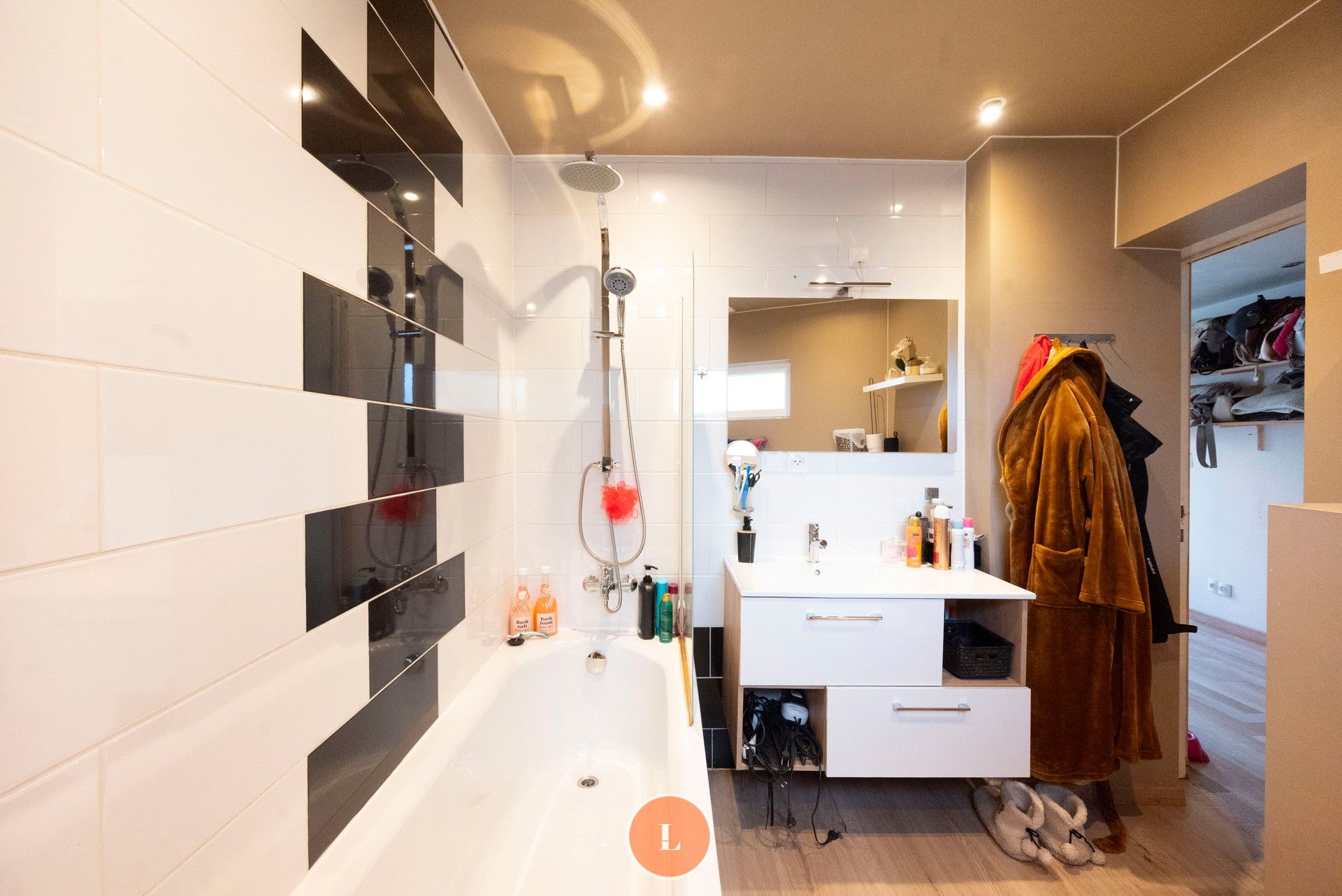 Starterswoning in het centrum van Menen. foto 7