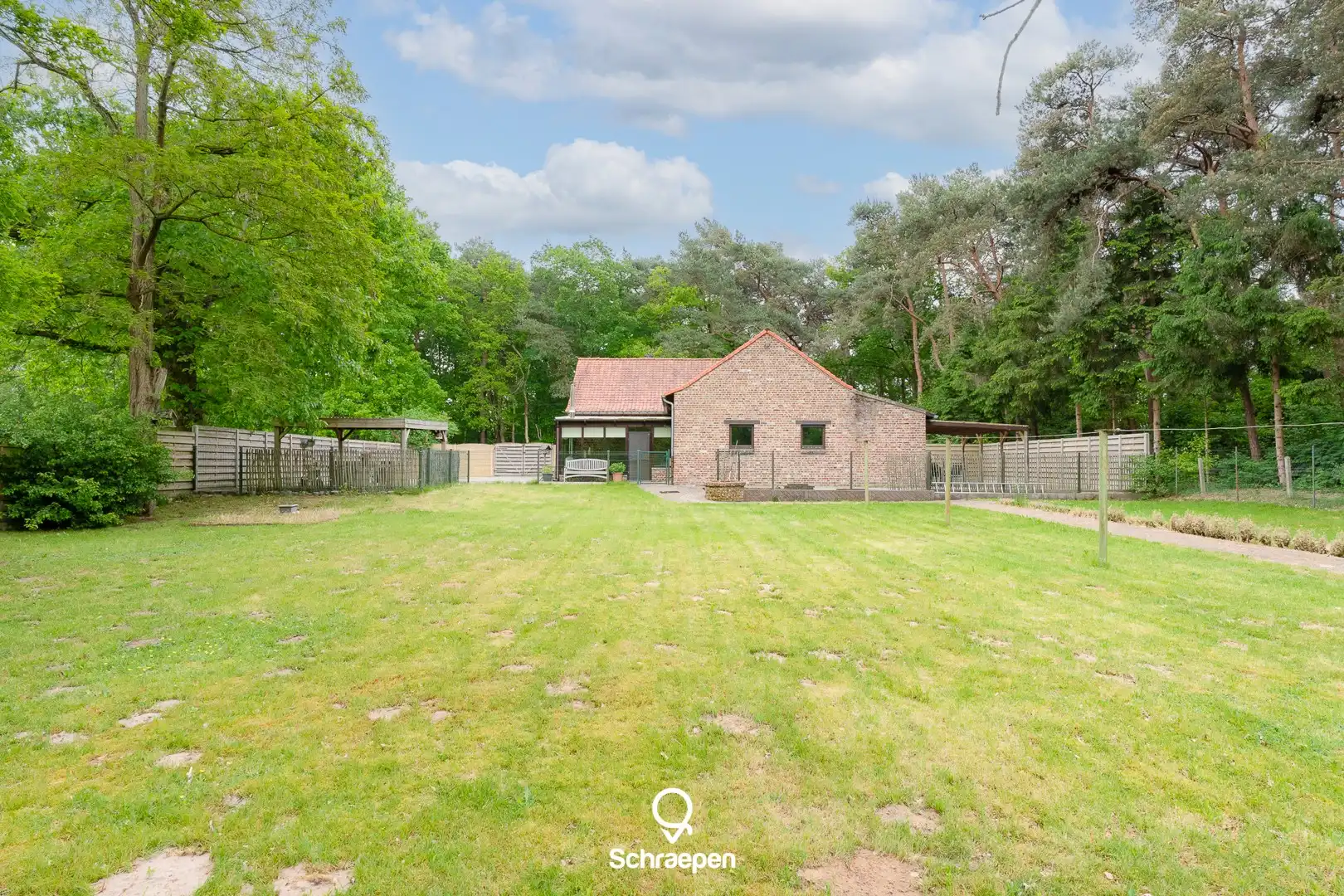 Idyllisch gelegen woning (314 m²) op een riant perceel van 50 are te Hasselt! foto 32