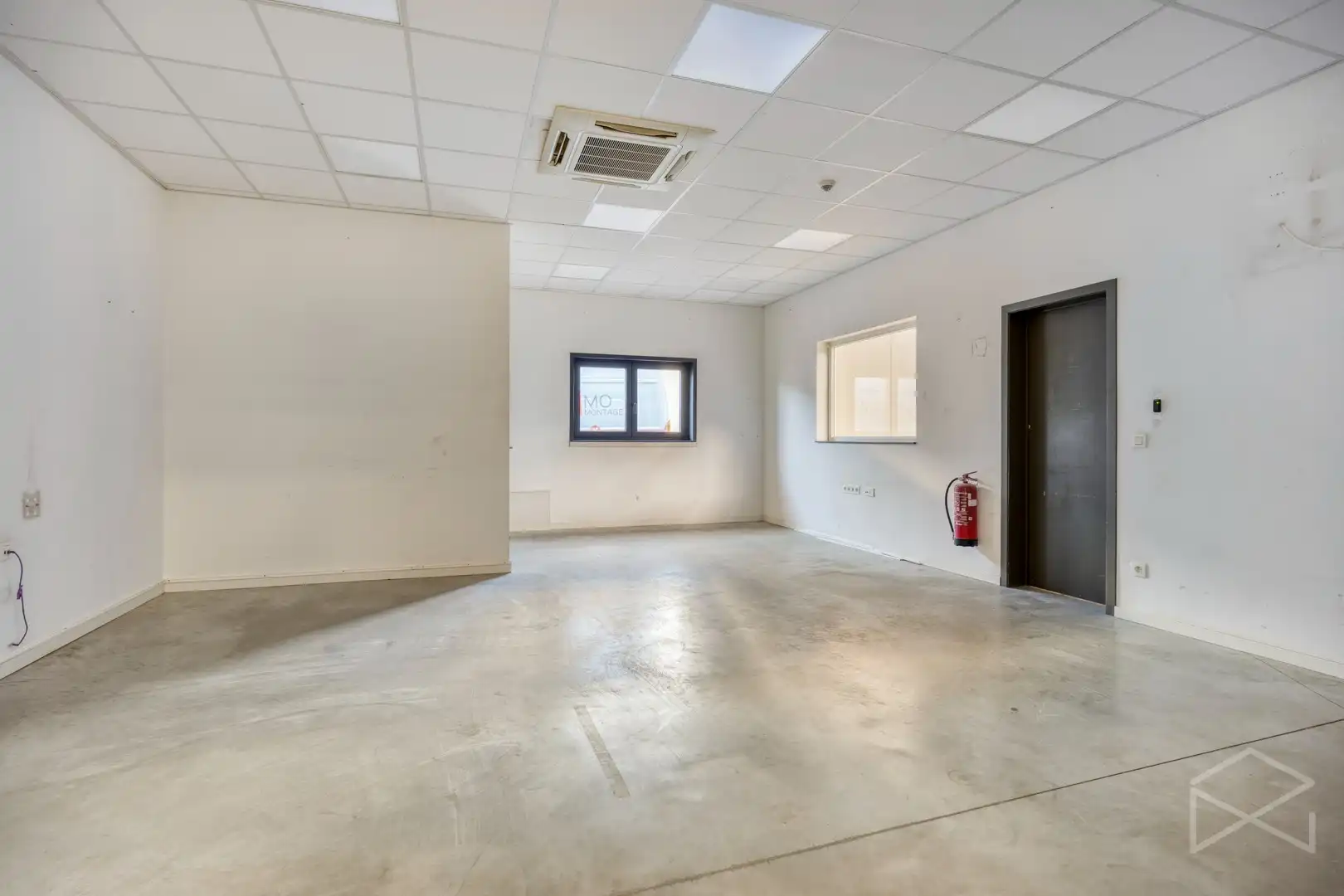 Magazijn met bureauruimte en parkeerplaatsen te huur in Tessenderlo-Ham foto 12