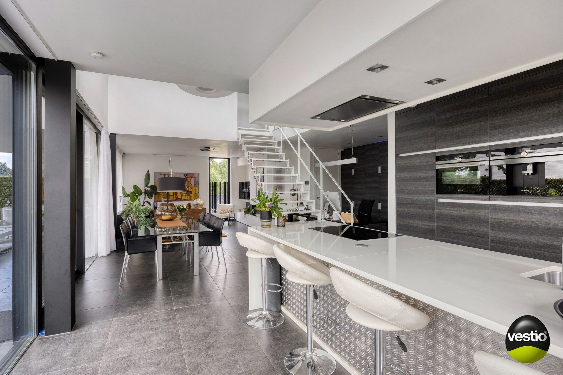 MODERNE VILLA – TOPAFWERKING IN RUSTIGE WIJK foto 17