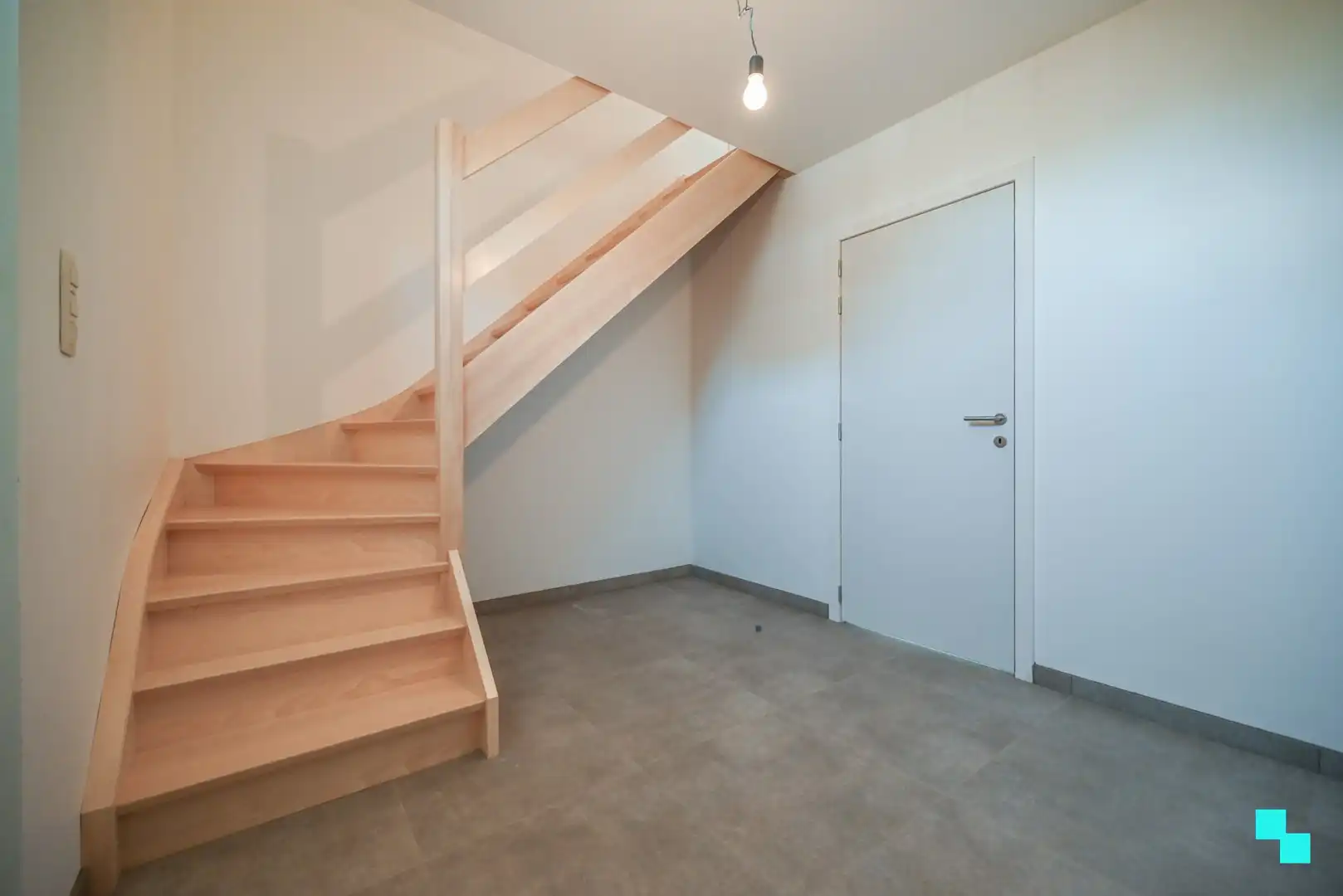 Riante nieuwbouwwoning met aangename tuin te Izegem foto 3
