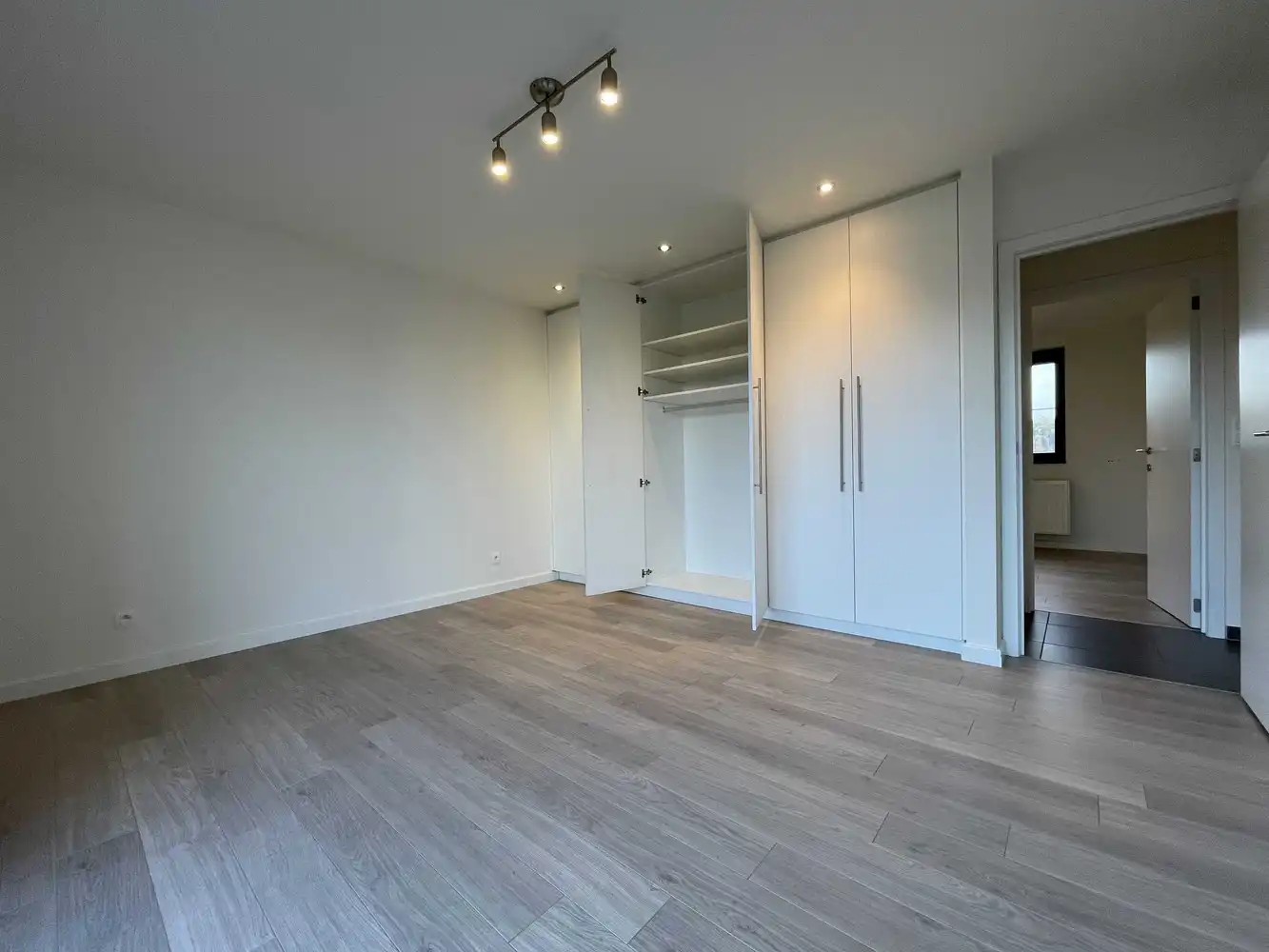 Recente gezinswoning vlakbij het centrum van Genk foto 20