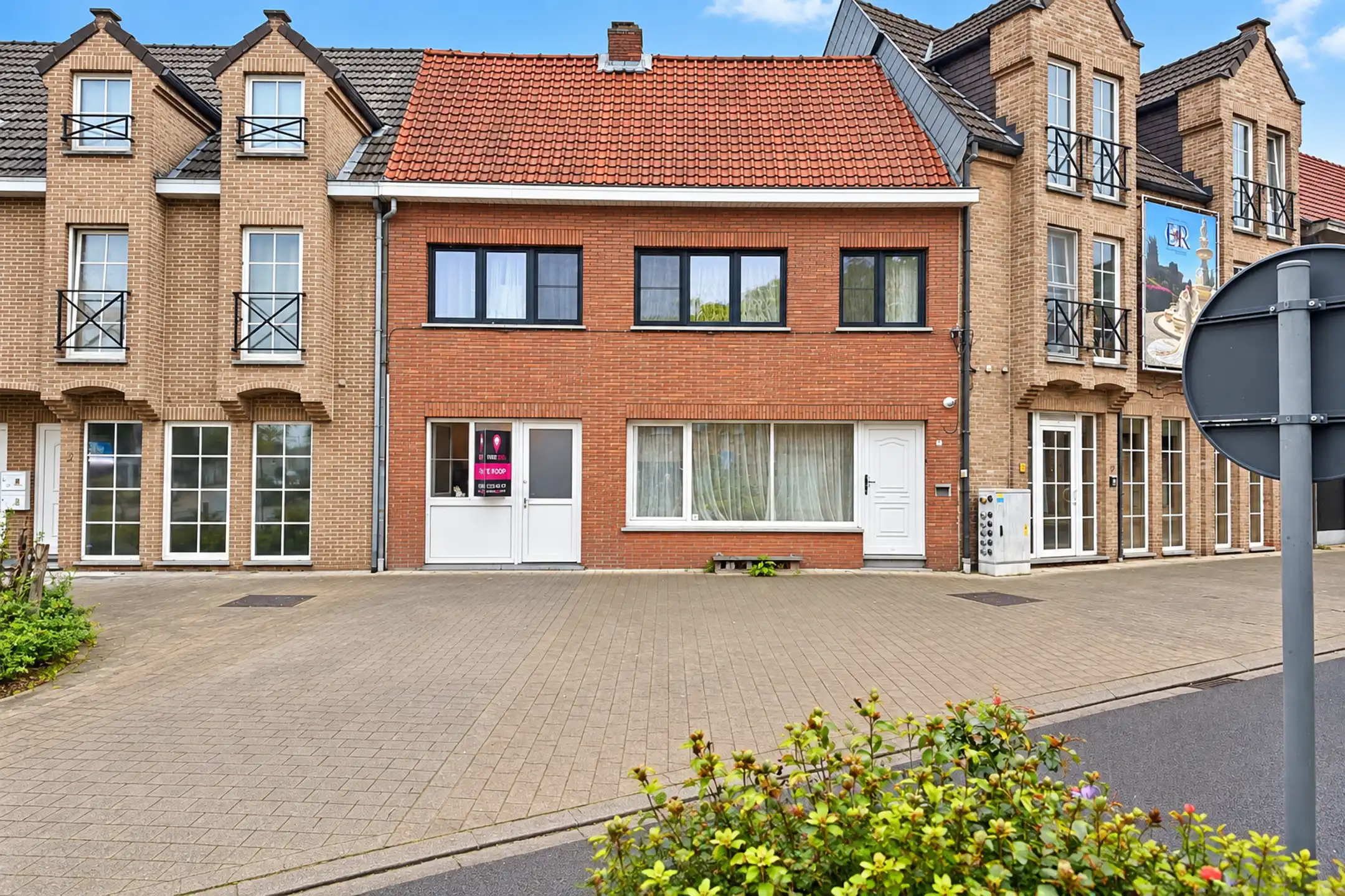Ruime woning met 3 slp, EPC-label C en centraal in Beringen! foto {{pictureIndex}}