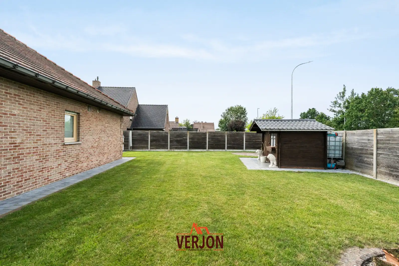 Villa met 4 slaapkamers en dubbele garage in een doodlopende straat te koop in Izegem! foto 24
