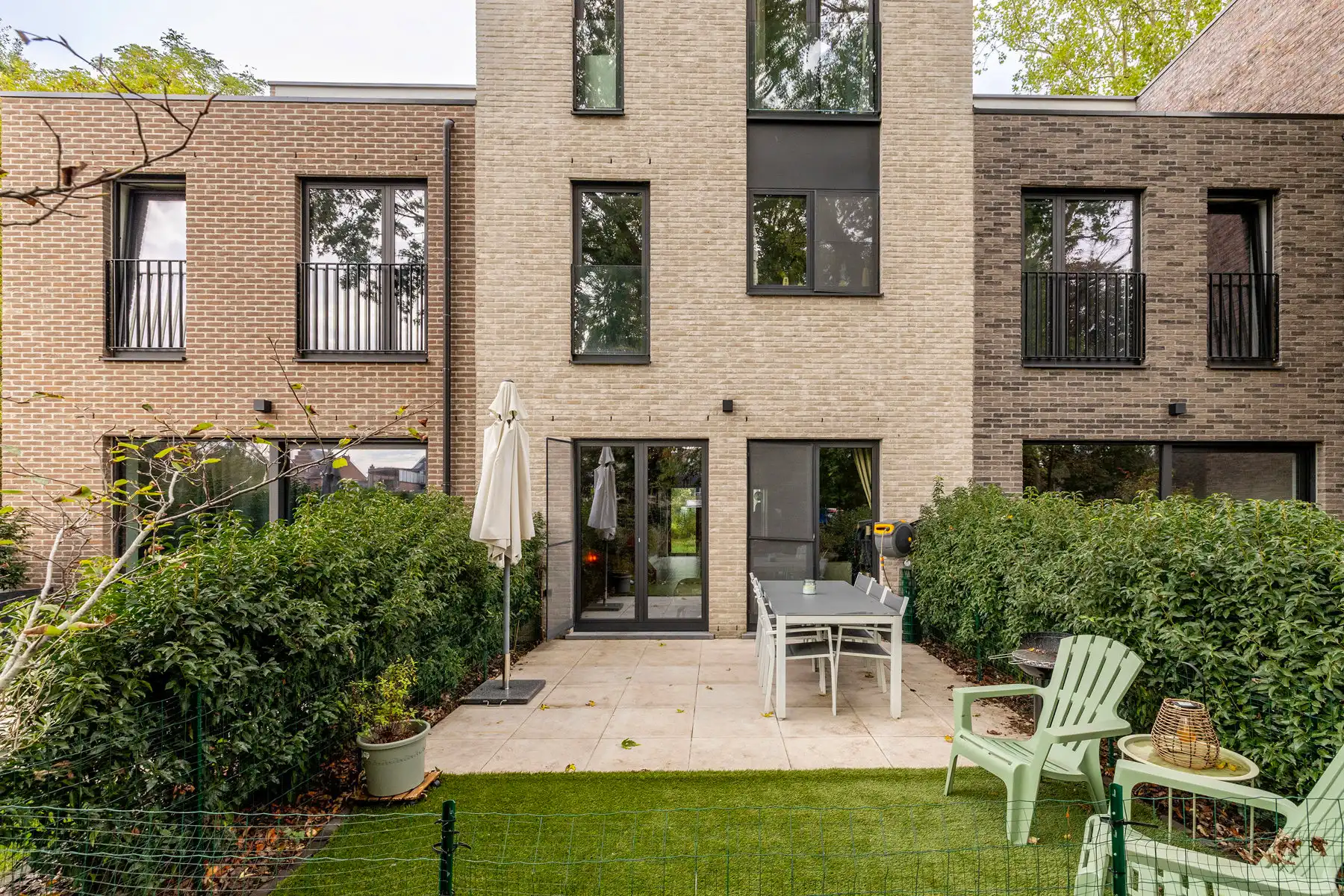 Recente woning met 3 SLP, 2 BK, tuin en 3 autostaanplaatsen foto 26