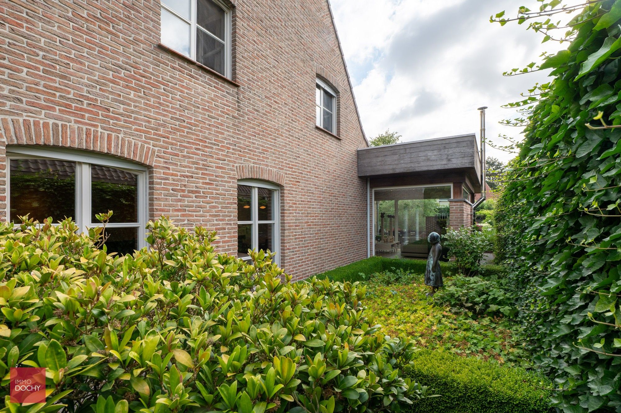 Verzorgde villa in doodlopende residentiële straat | centrum foto 17