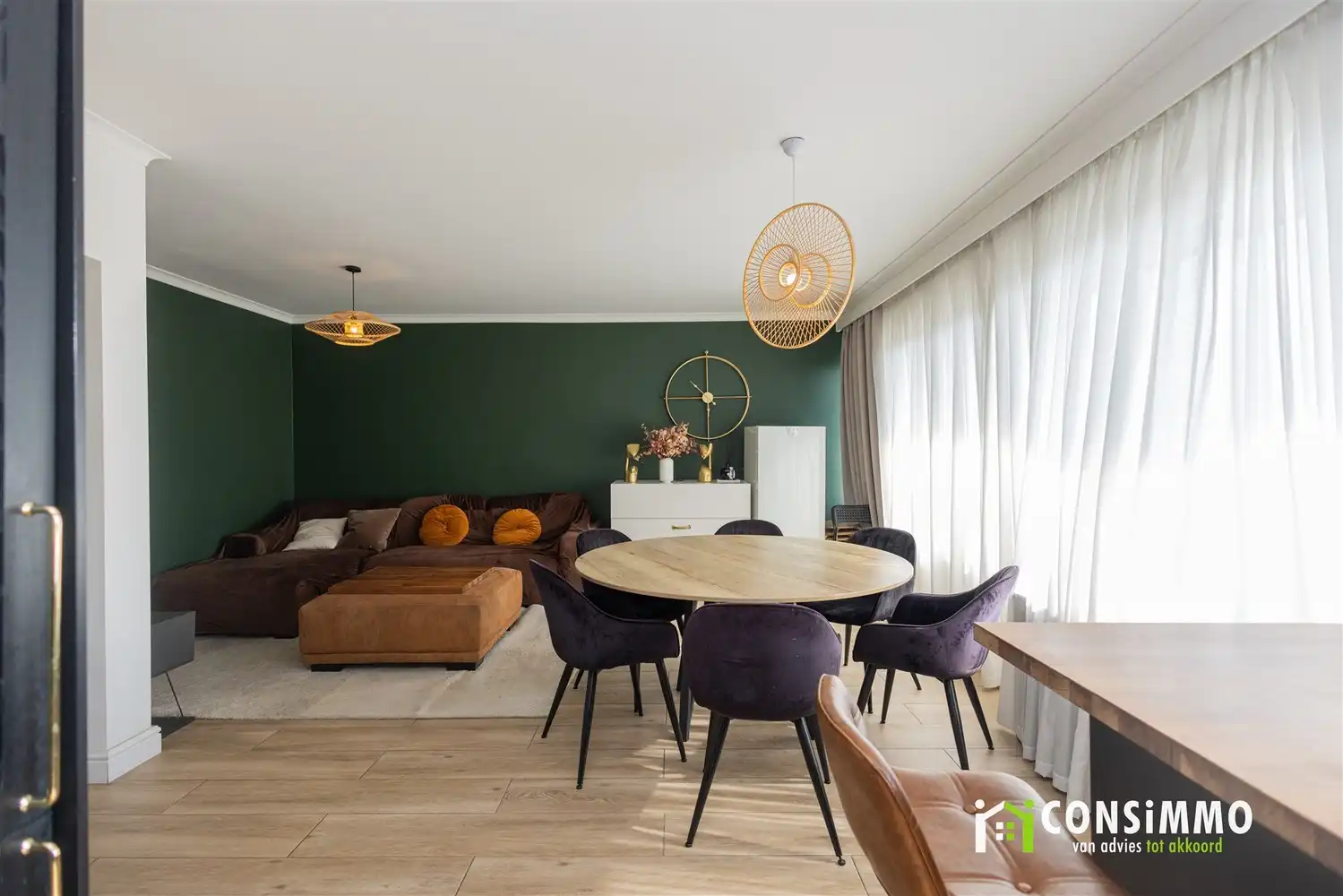 Ruim gerenoveerd appartement op de 19de verdieping met een adembenemend uitzicht over Genk foto {{pictureIndex}}