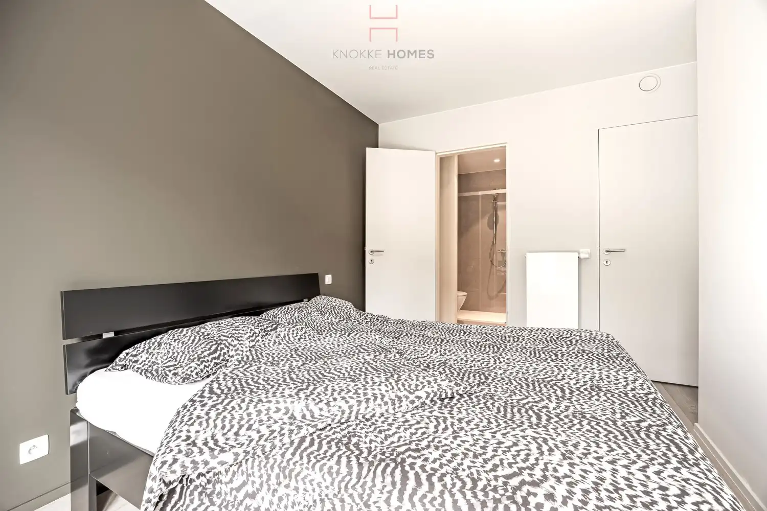 Prachtig afgewerkt nieuwbouwappartement met twee slaapkamers en twee badkamers op de Parmentierlaan foto 15