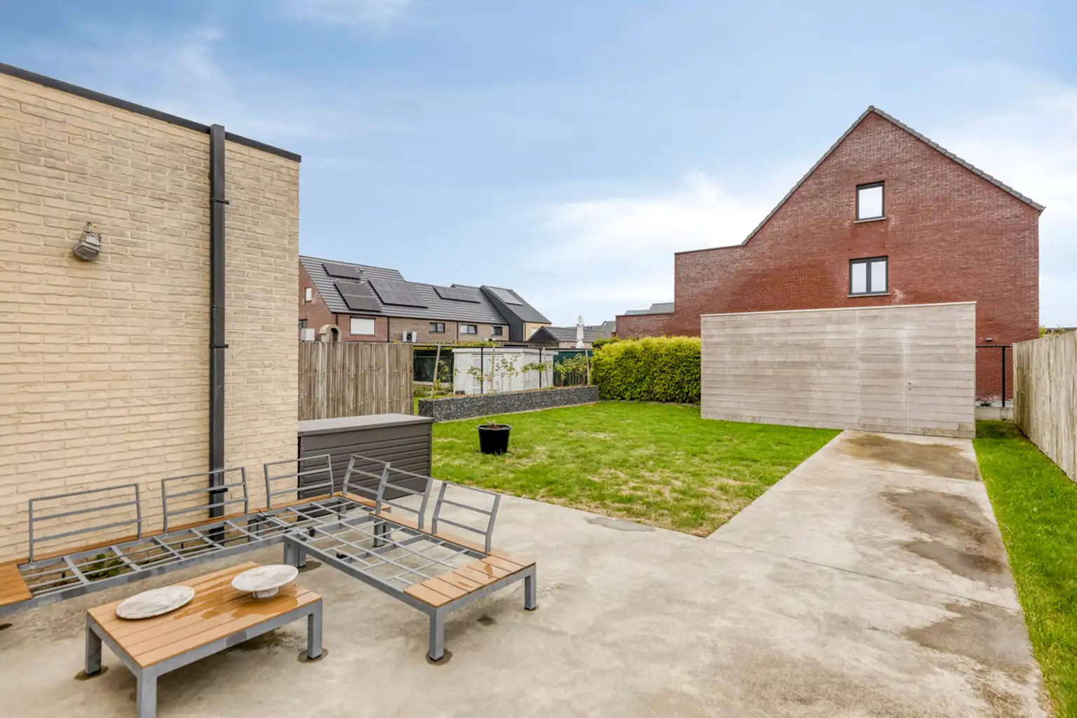 Instapklare halfopen bebouwing met 2 slaapkamers en tuin foto 21