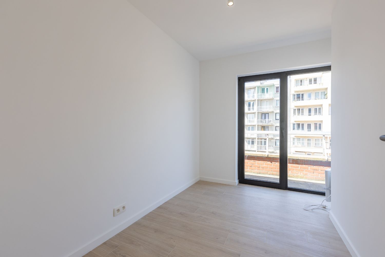 Gerenoveerd penthouse appartement in centrum Oostende! foto 15