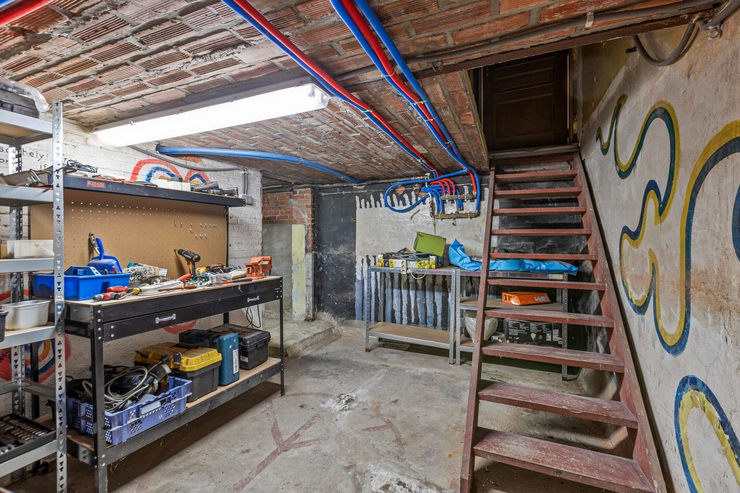 Grotendeels gerenoveerde woning met 5 slaapkamers! foto 39