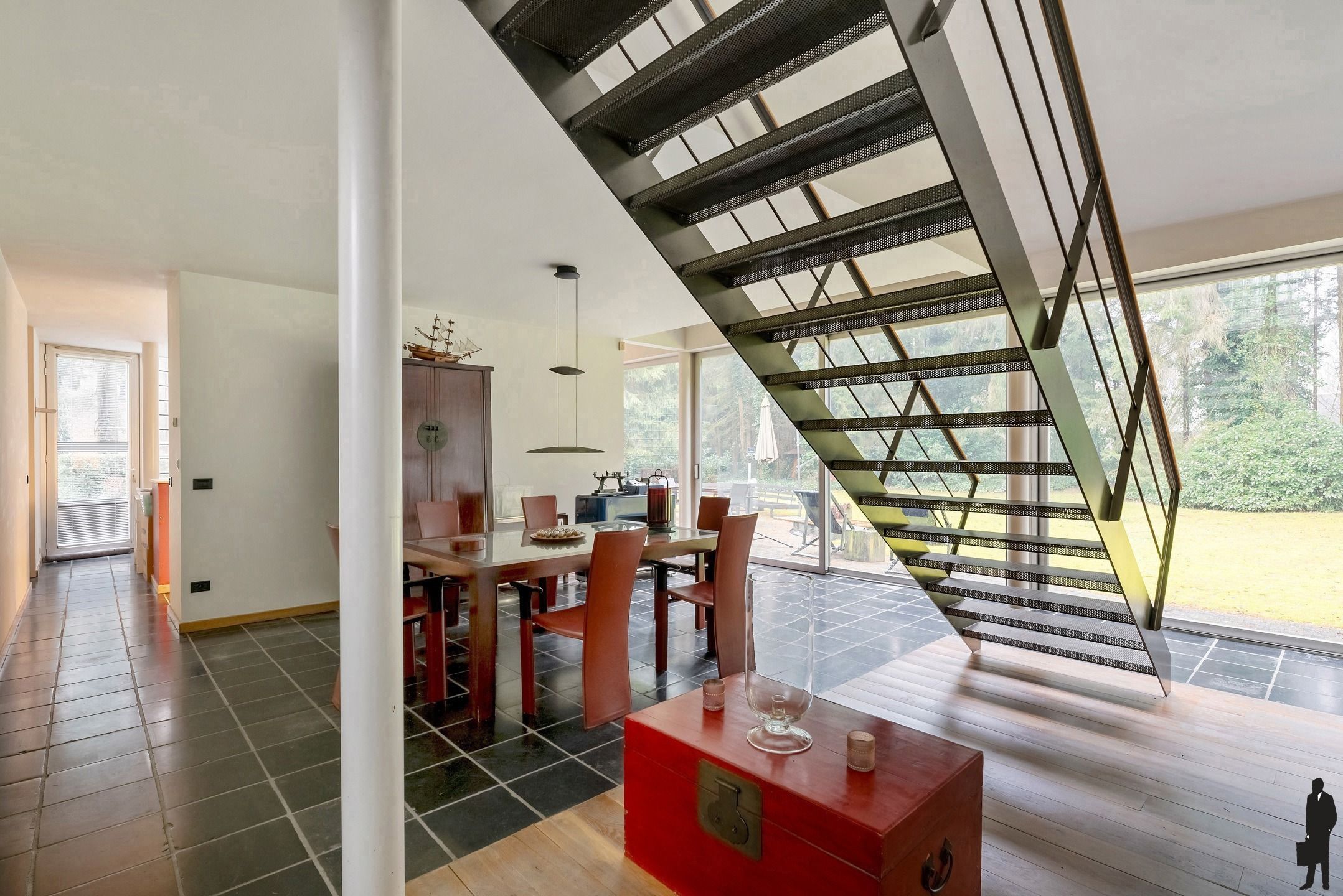 Moderne woning op perceel van ca. 3.500m² foto 11