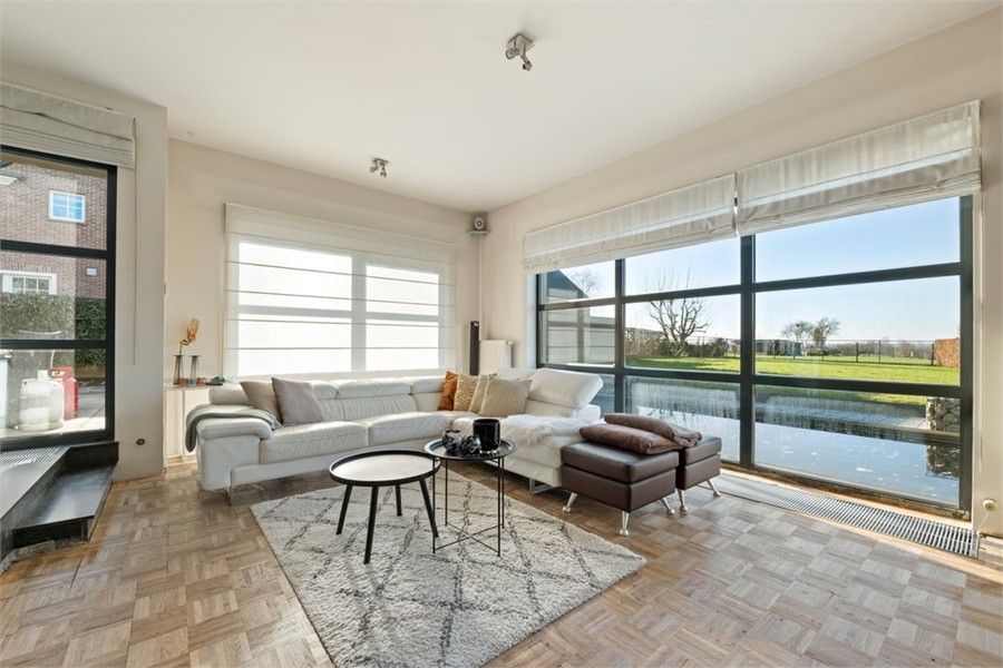 STIJLVOLLE OPEN BEBOUWING MET 3 SLKS OP EEN KNAP PERCEEL foto 13