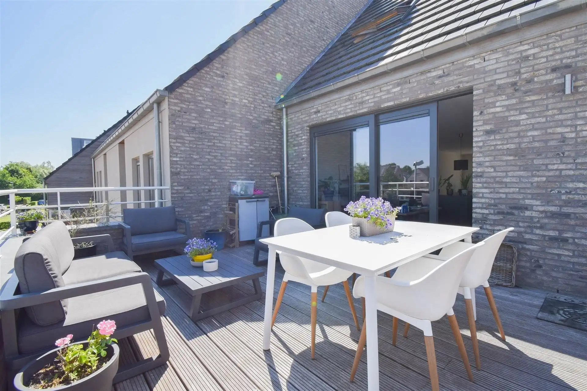 Aan de rand van de stad, rustig gelegen duplex foto 16
