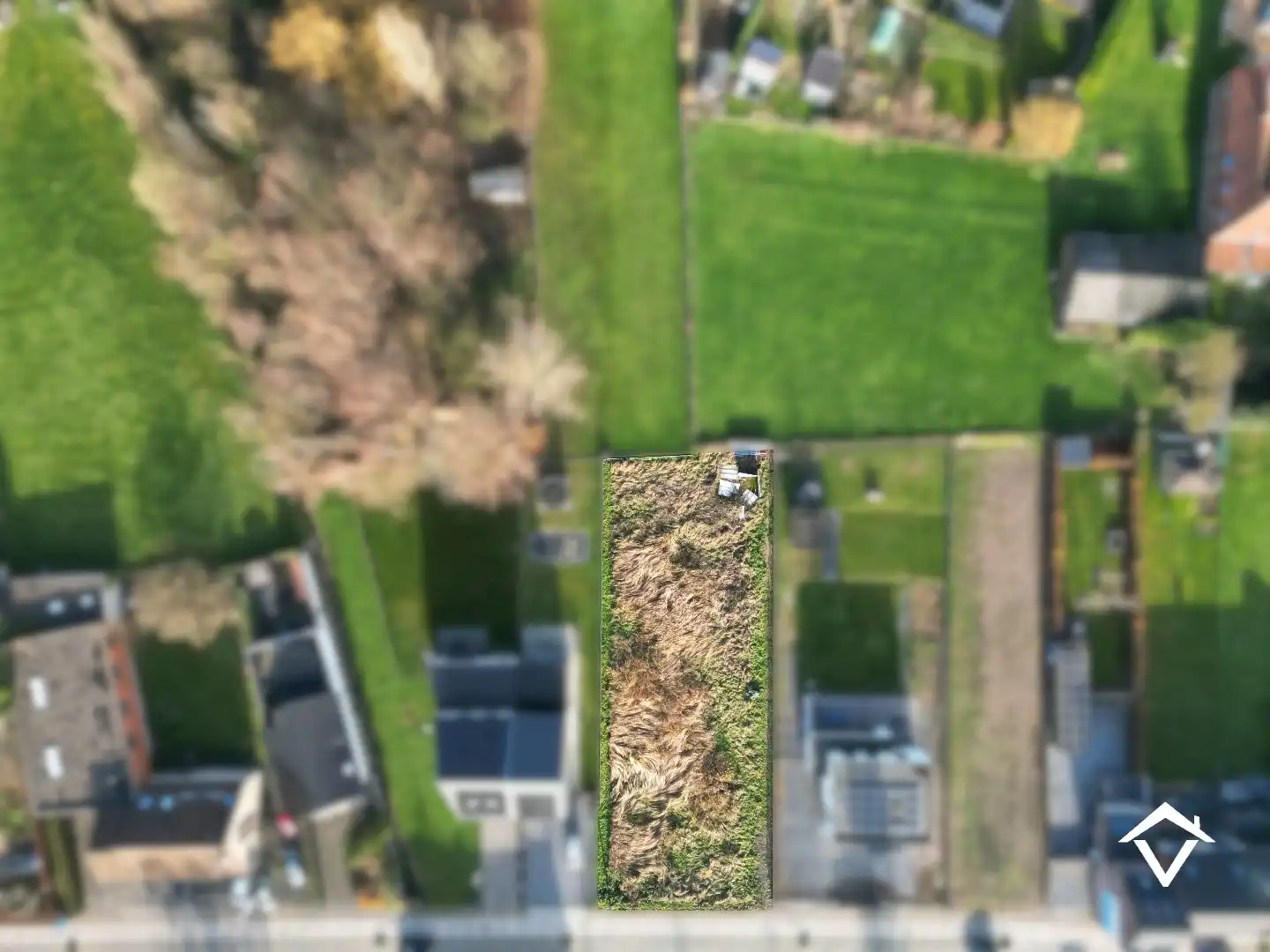 Ruim perceel van 1243 m² in het prachtige Ronse foto {{pictureIndex}}