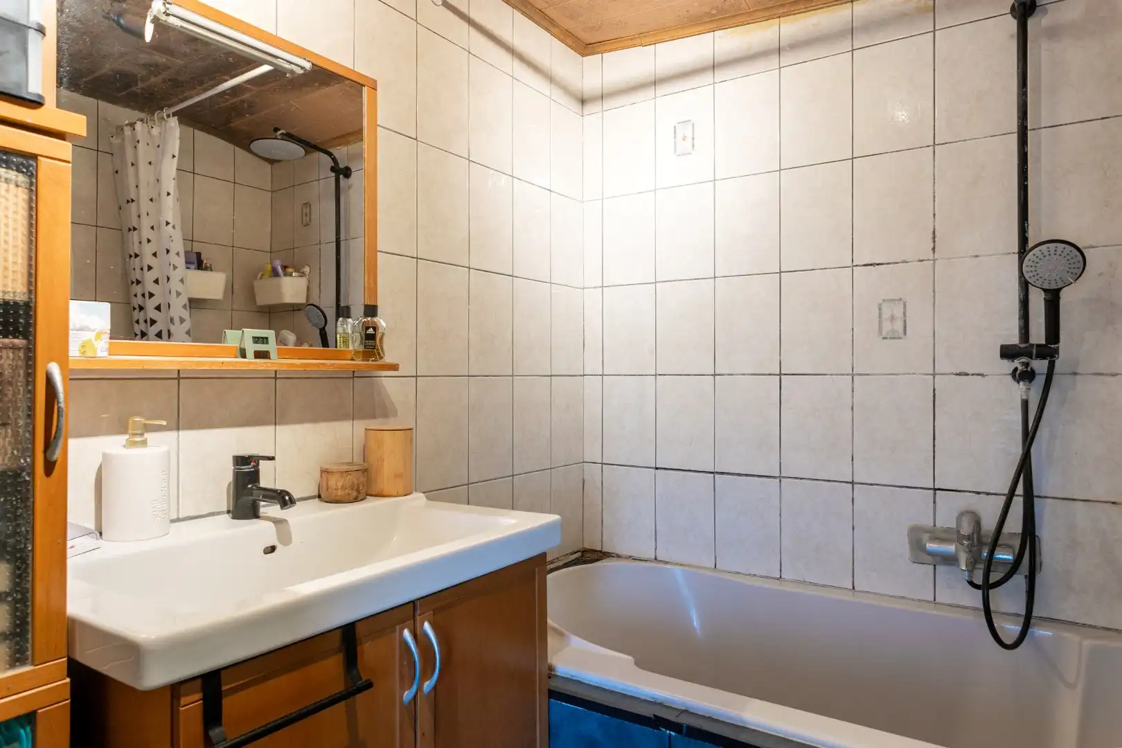 Op te frissen 3-gevel woning foto 7