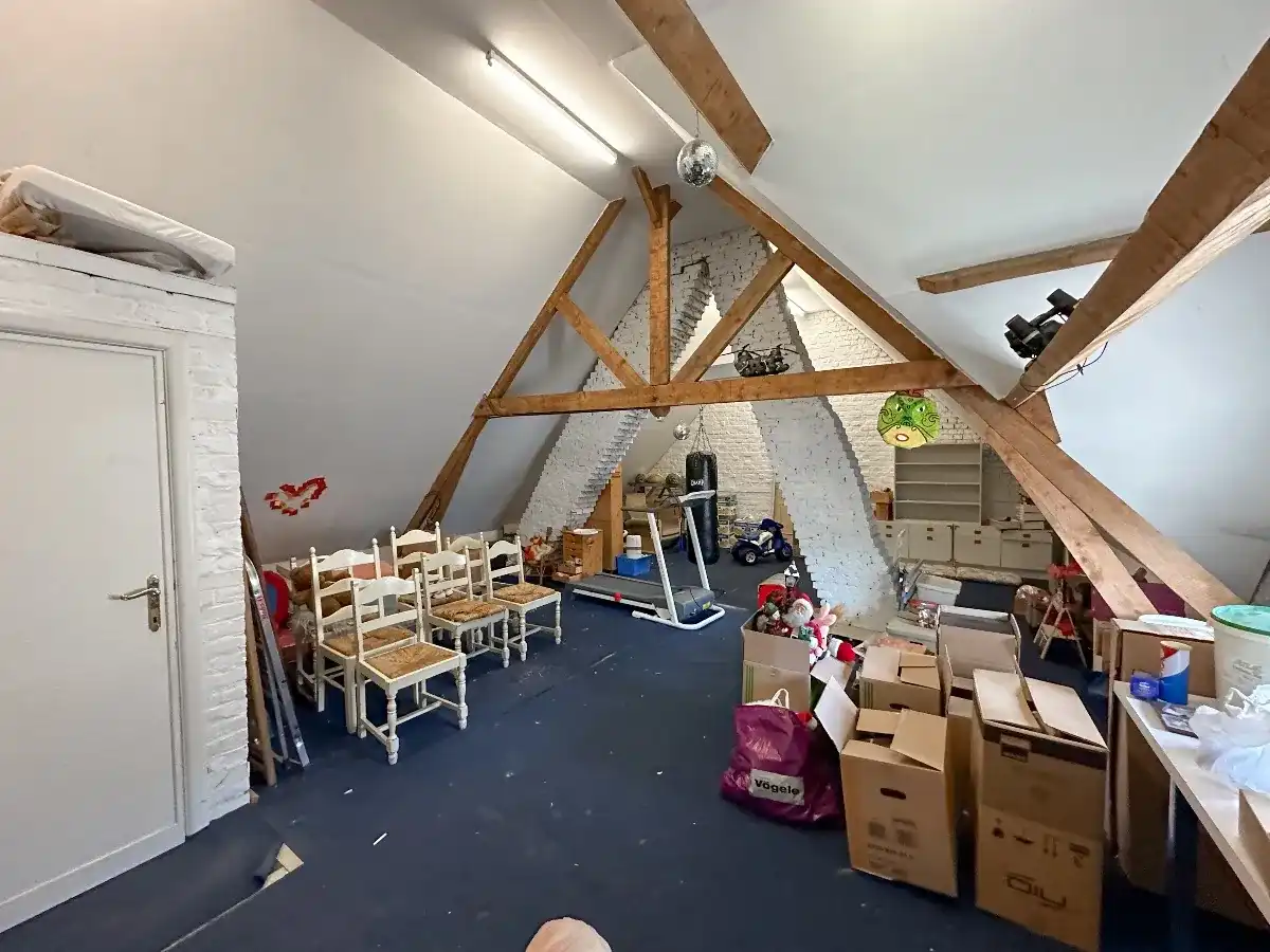 Ruim Handelspand met atelier en grote woonst met prachtige tuin in Wevelgem foto 19