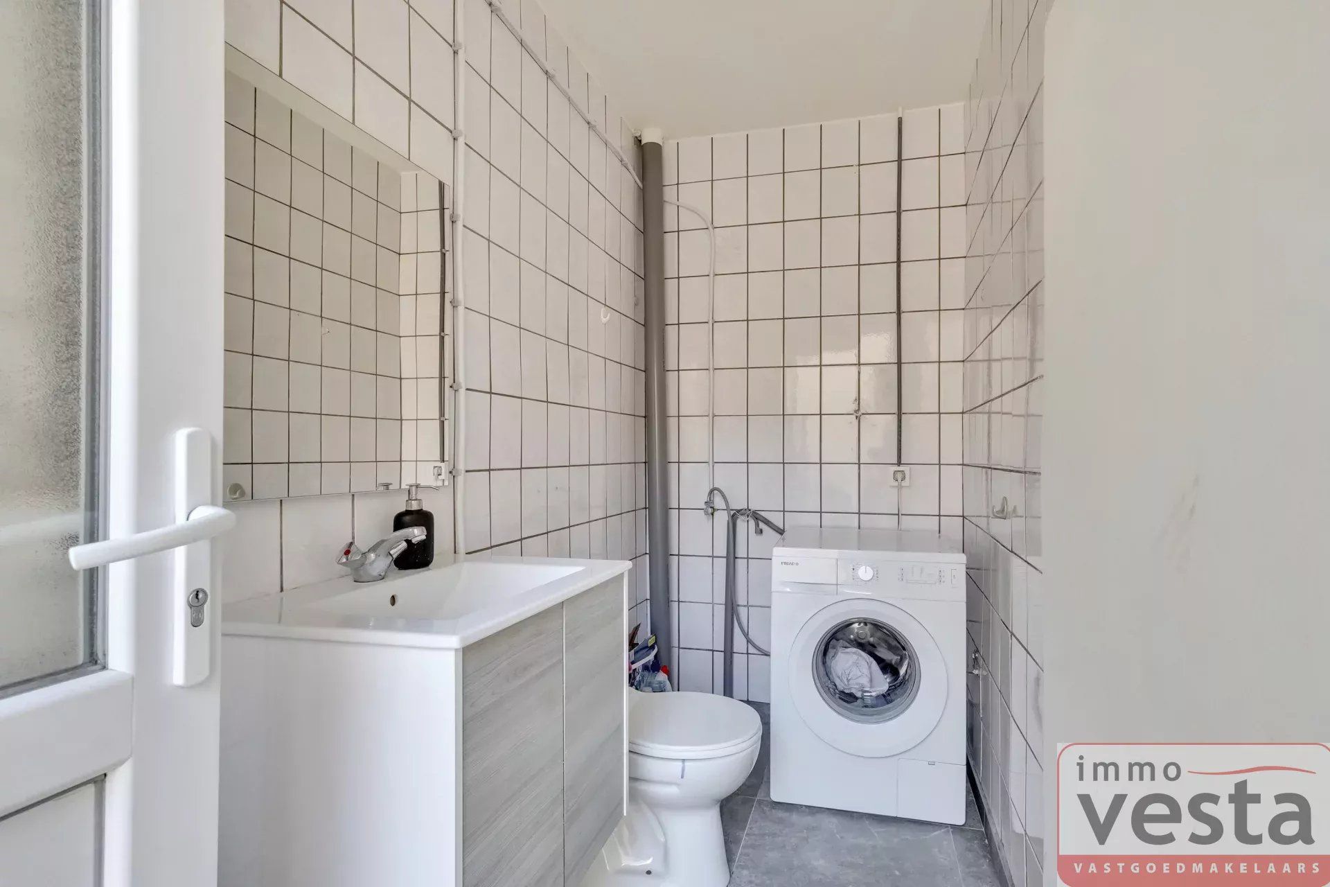 Ruime rijwoning nabij centrum Sint-Truiden foto 9