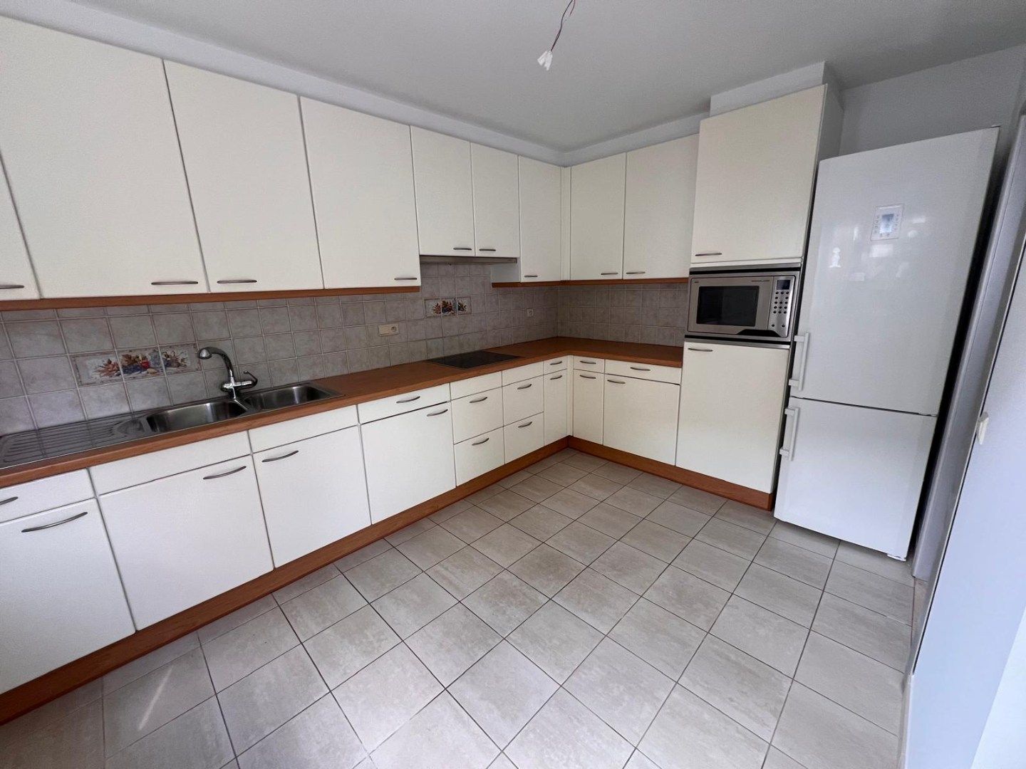 Schitterend appartement met 2 slaapkamers en bureel of dressing foto 8