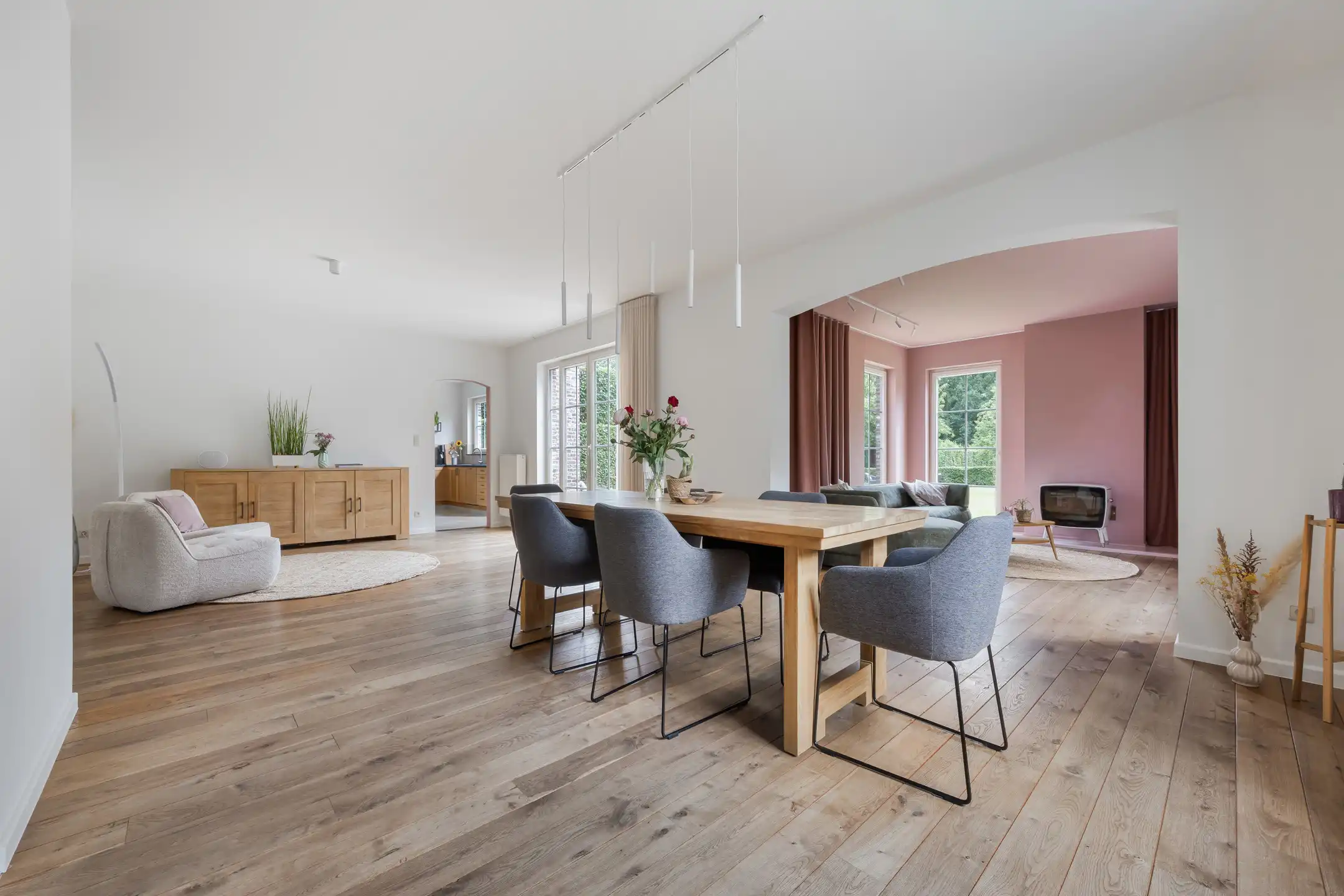 Rustig gelegen villa met prachtige tuin en zwemvijver foto 13