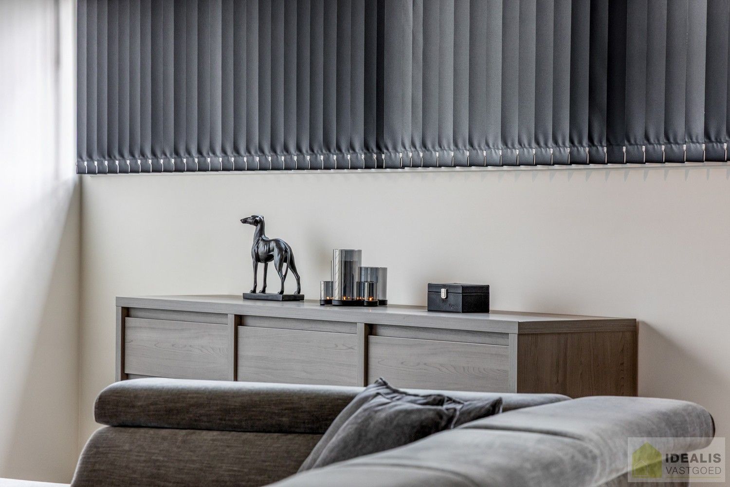 PRACHTIGE NIEUWBOUWWONING MET EEN HEERLIJK LICHTRIJKE WOONKAMER MET OPEN KEUKEN, RUIME BERGING, BUREEL, 3 SLAAPKAMERS, RUIME DRESSING EN RUIME BADKAMER VOORZIEN VAN ALLE COMFORT! EEN HEERLIJK RUIM HUIS MET EEN NAAR WENS AAN TE LEGGEN TUIN, OP EEN GEGEERDE LOCATIE NABIJ HET CENTRUM VAN PEER! foto 18