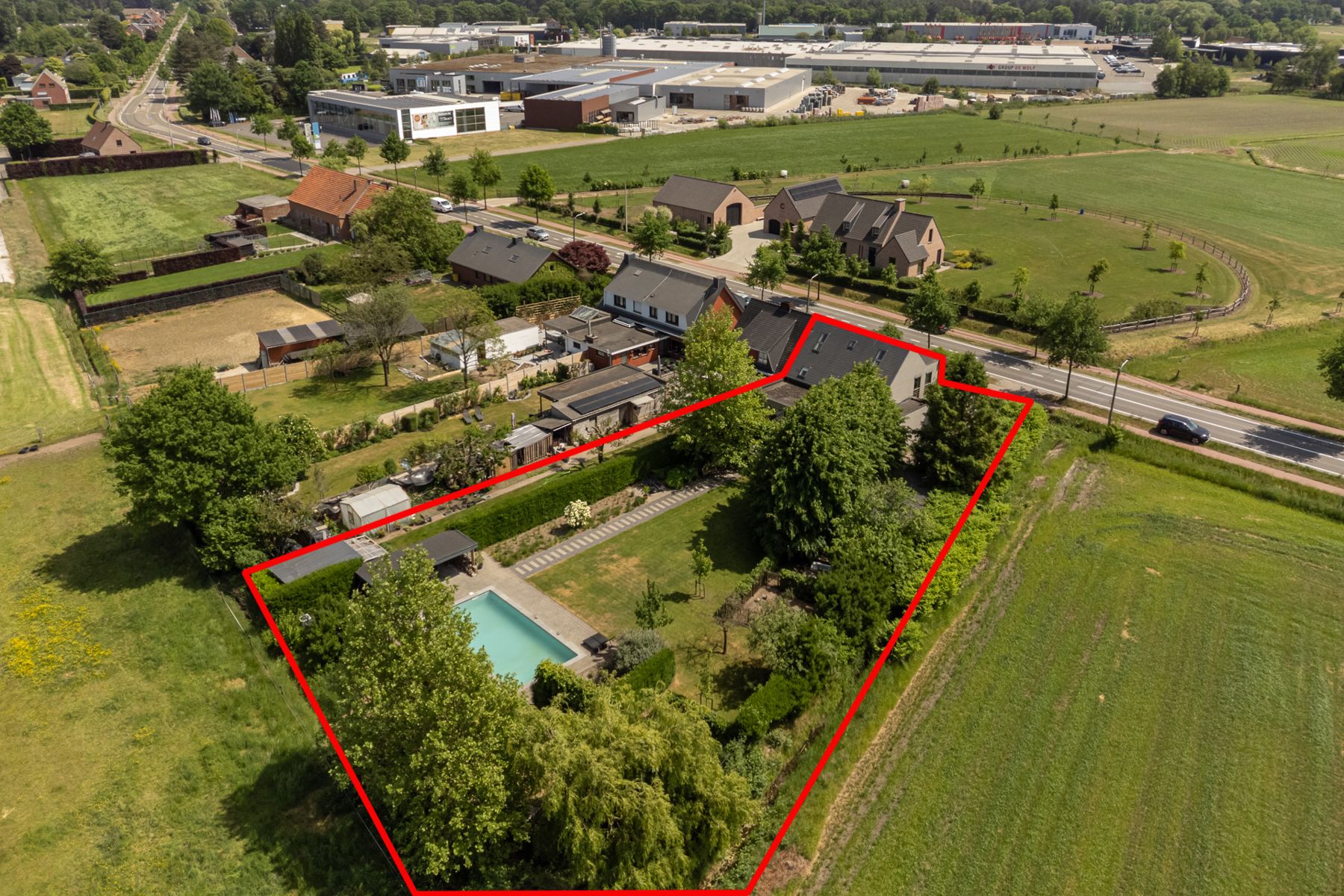 Ruime gezinswoning met 5 slk, verwarmd zwembad en tuin. foto 50