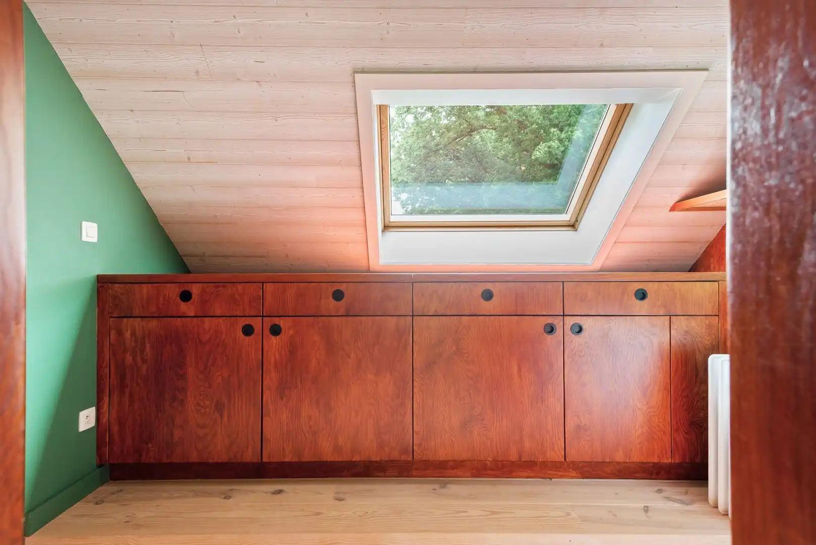 Stijlvolle, vrijstaande villa met zonnige tuin en zwemvijver foto 23