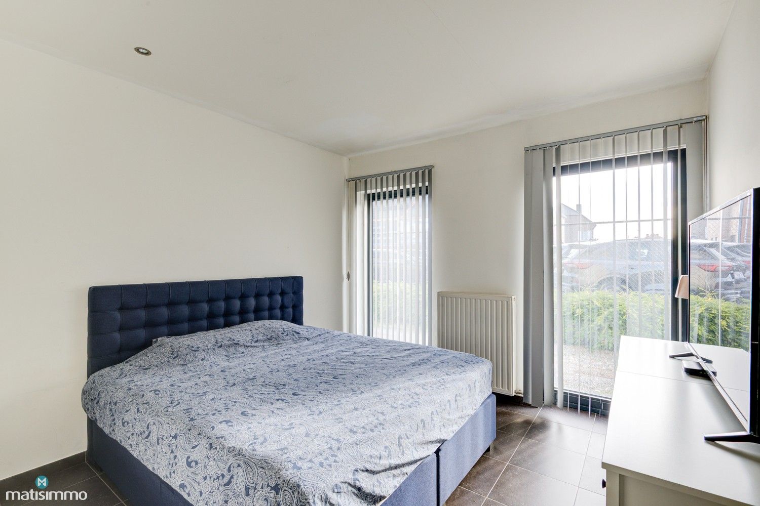 RUIM INSTAPKLAAR APPARTEMENT MET 3 SLAAPKAMERS, TERRAS EN AUTOSTAANPLAATS TE BEVERST foto 10