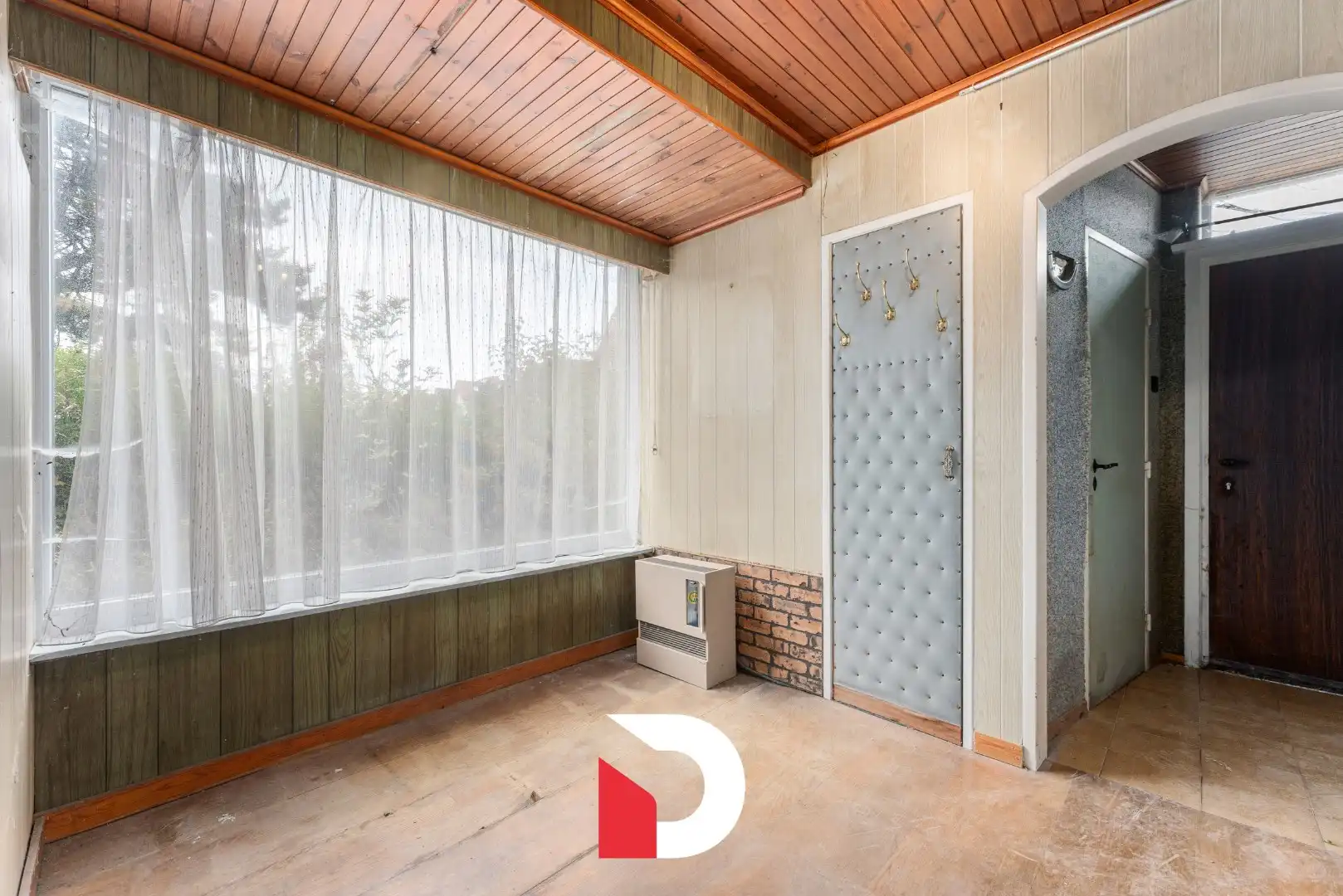 Te renoveren hoekwoning met garage en tuin  foto 9