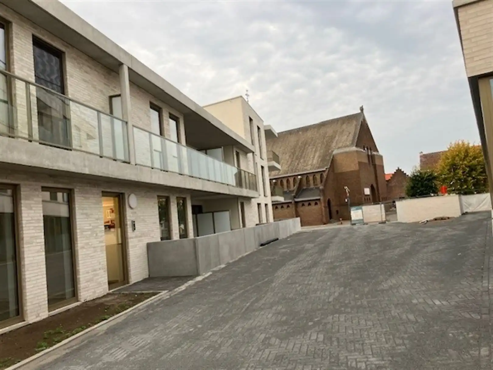 Stijlvol tweeslaapkamer appartement in centrum Westmeerbeek foto 12