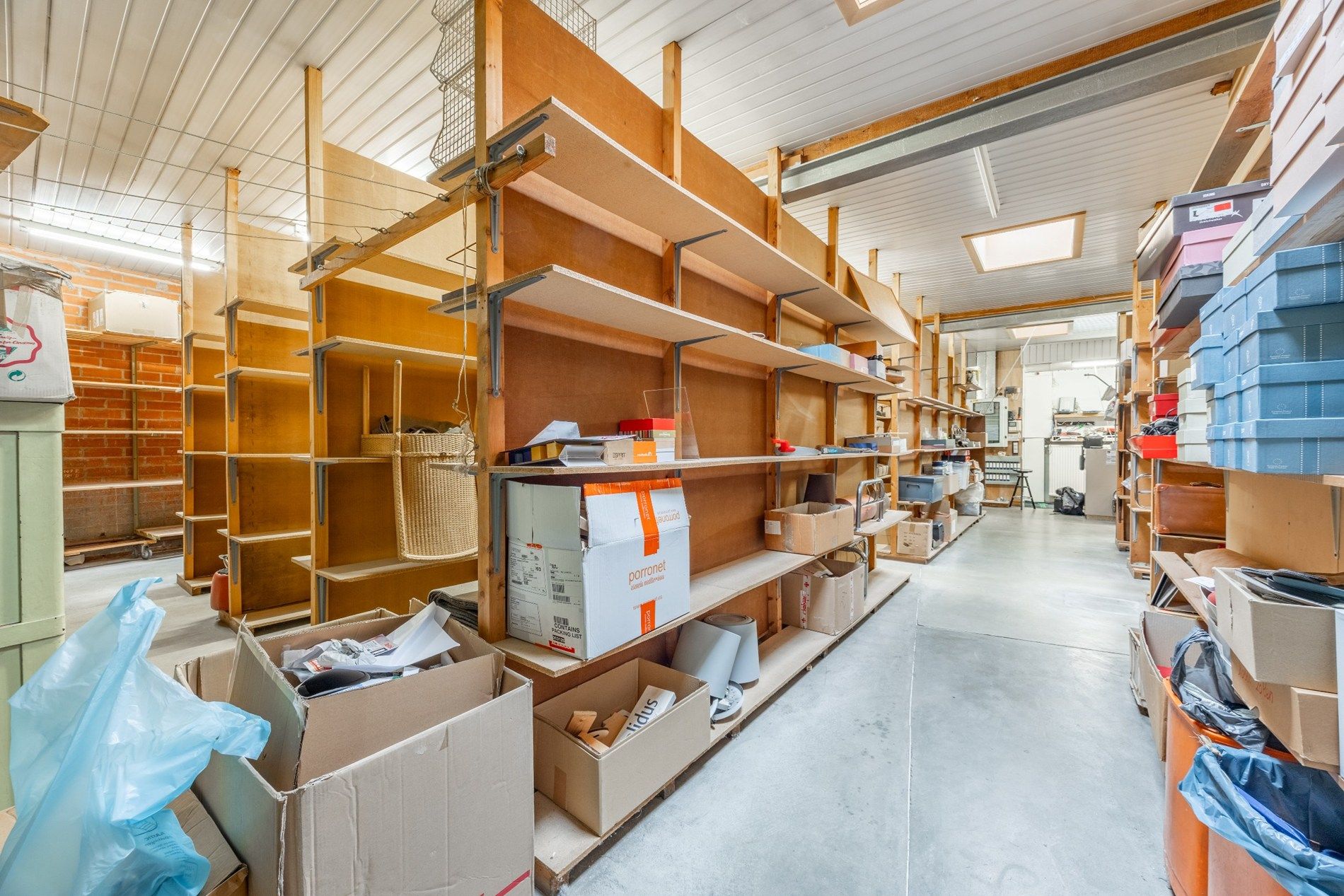 CENTRAAL GELEGEN COMMERCIEEL HANDELSPAND foto 23