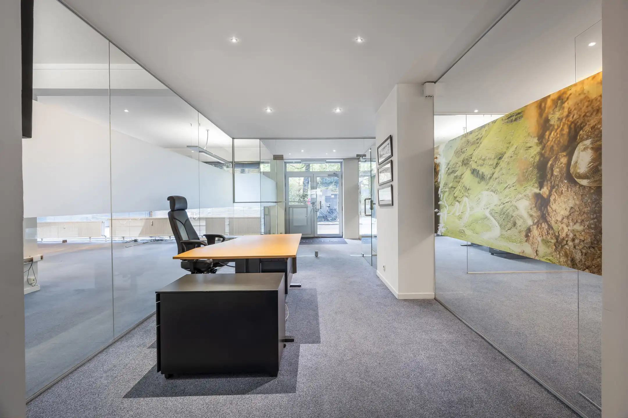 Commercieel handelspand (236m²) op centrale ligging foto 11