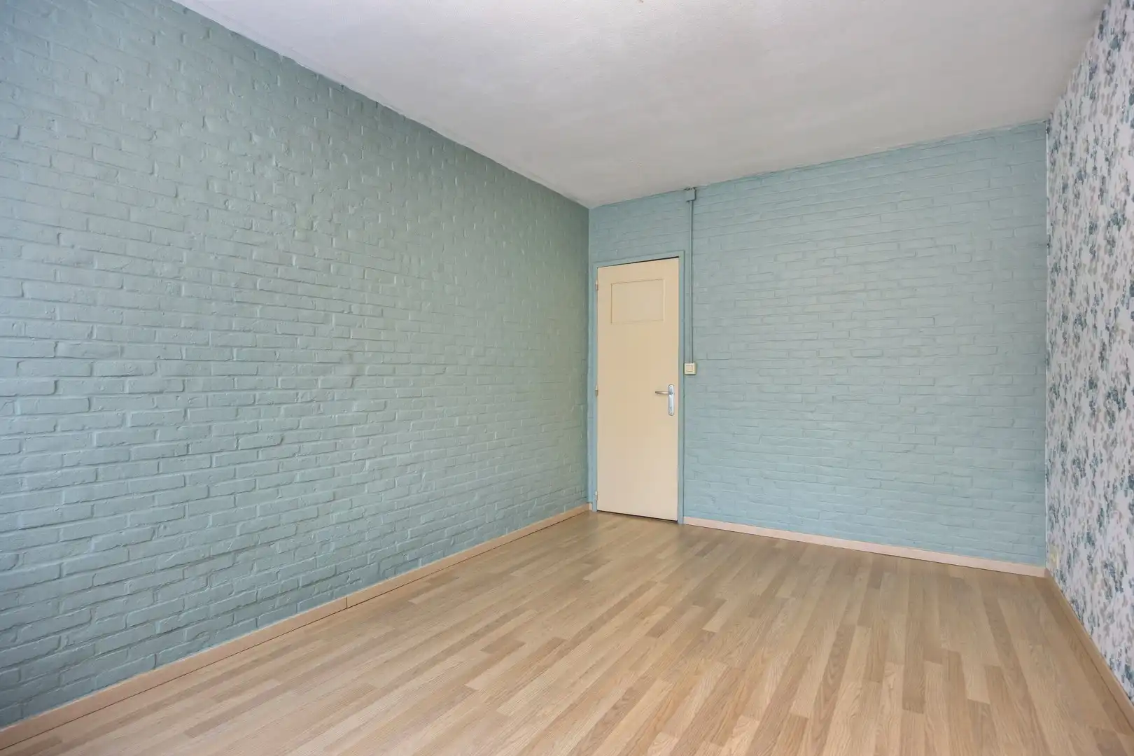 Rustig gelegen gezellige appartement met 2 slpks, terras en dubbele carport !  foto 11