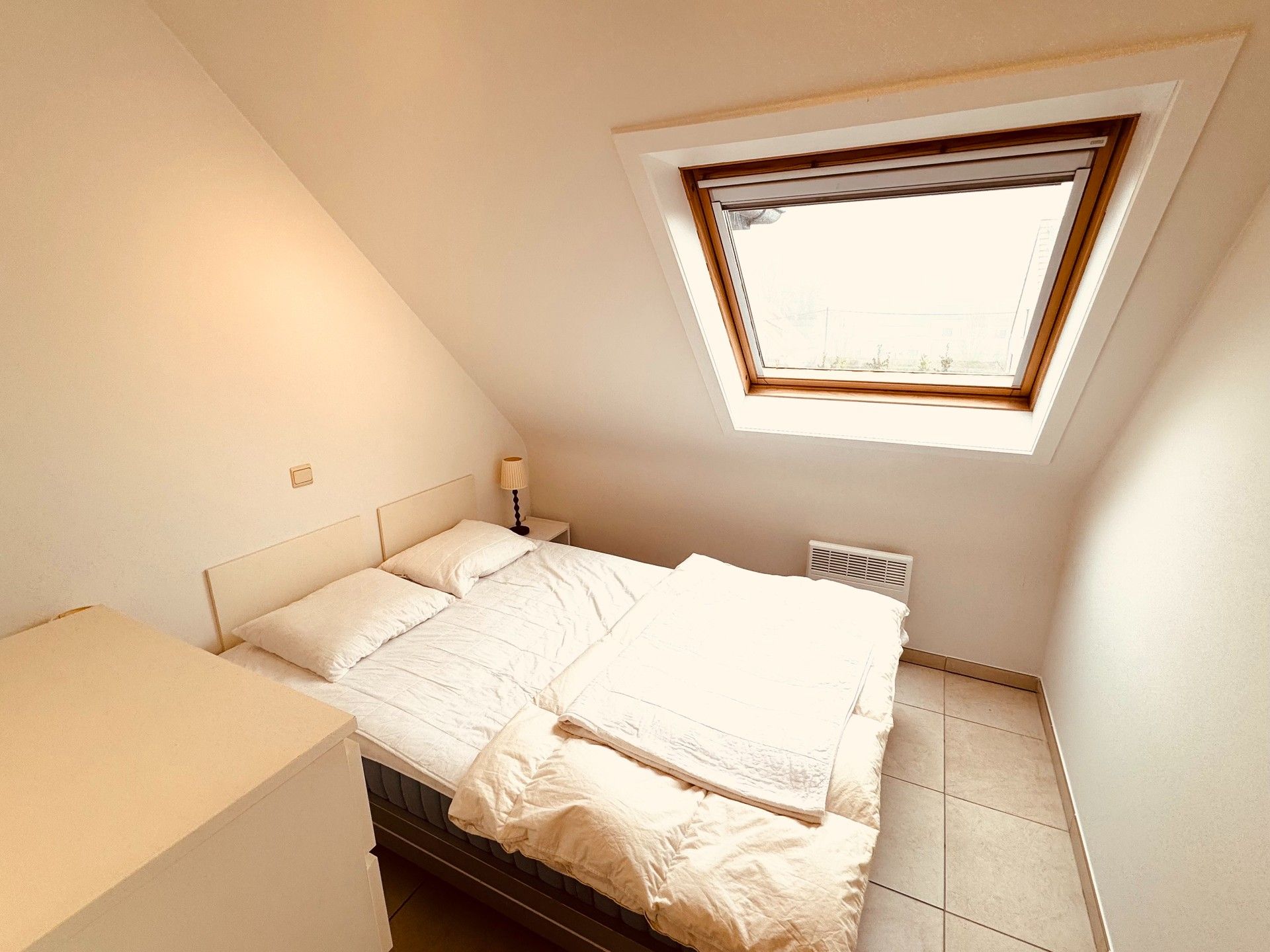 Heel verzorgd zongericht appartement te koop met twee slaapkamers  te De Haan. foto 6