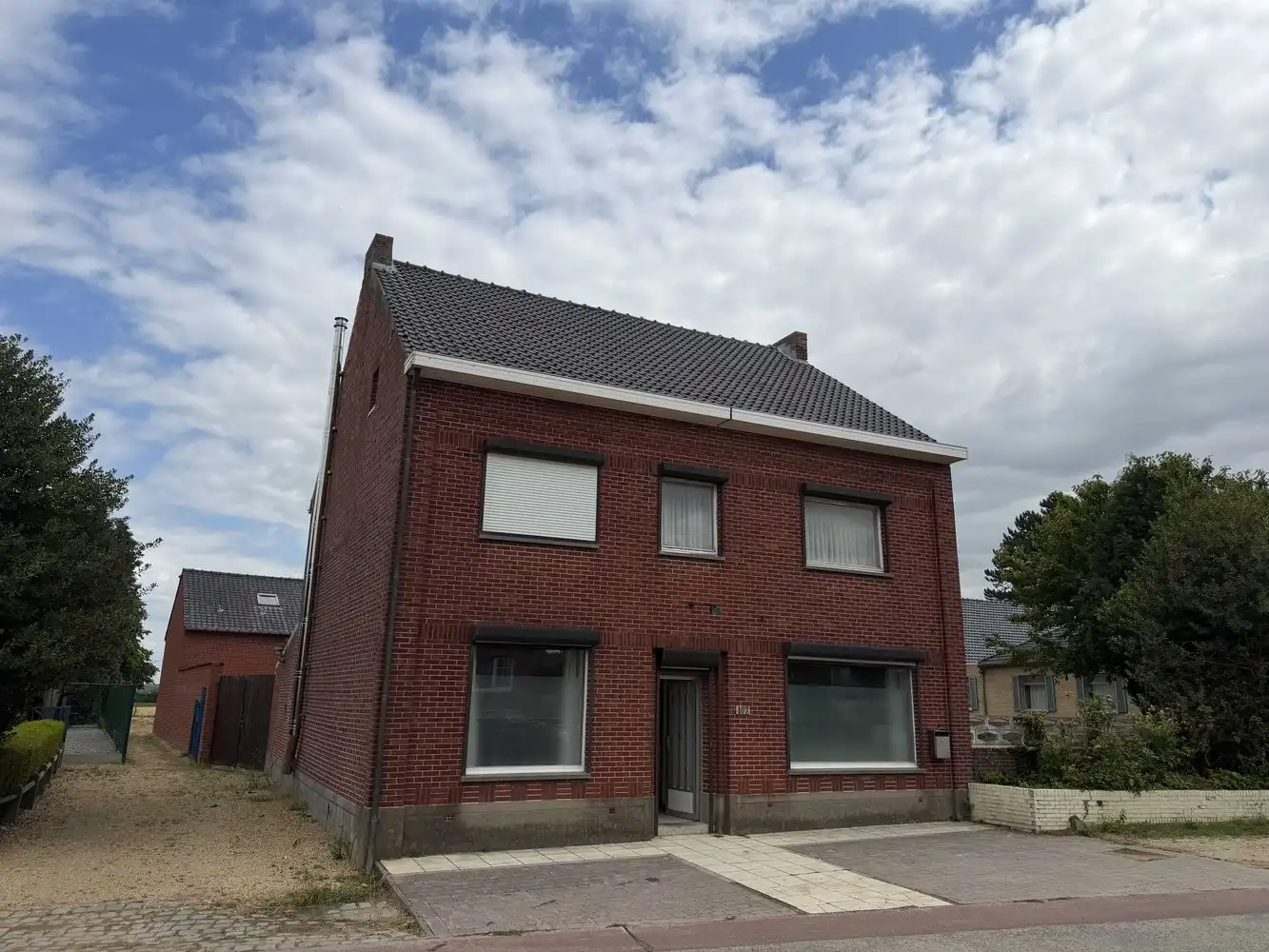 Hoofdfoto van de publicatie: Landelijk gelegen, verrassend ruime woning