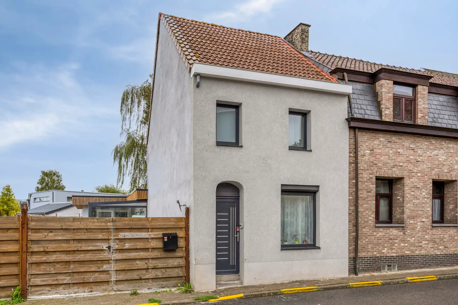 Instapklare eengezinswoning met 4 slaapkamers foto {{pictureIndex}}