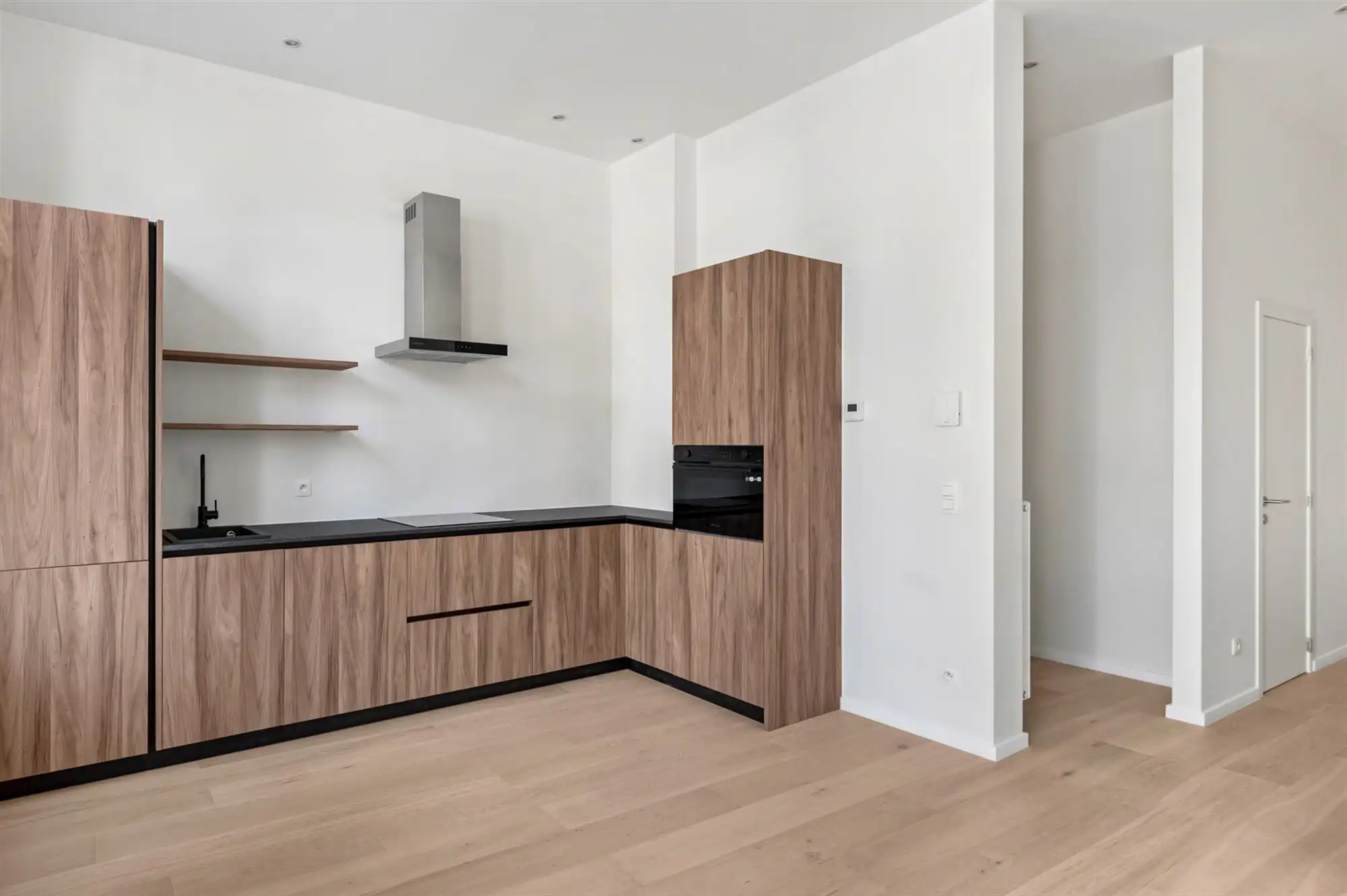 Instapklaar appartement met 2 slaapkamers in Antwerpen foto 6