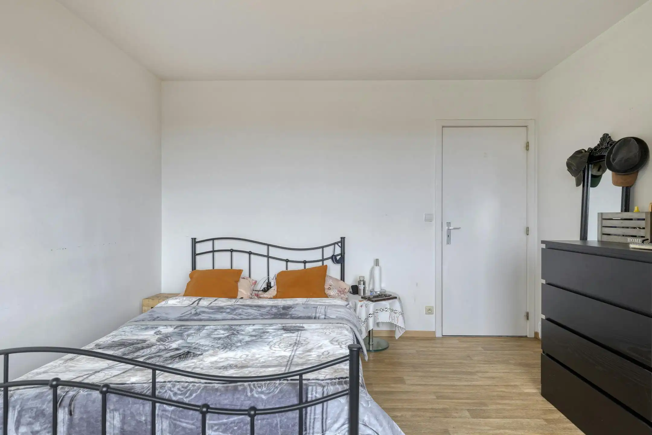 Lichtrijk appartement met twee slaapkamers in Borgerhout! foto 9