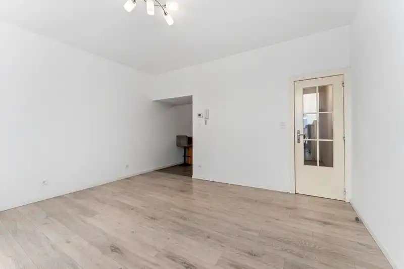 Roeselare- ruime bel-etage met 3 slaapkamers op toplocatie foto 4