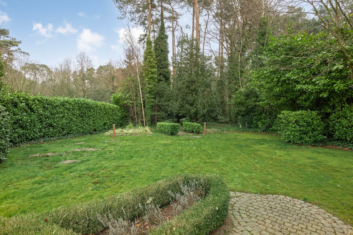 TIJDLOZE PAREL IN HET GROEN - STIJLVOL GERENOVEERDE VRIJSTAANDE WONING MET PRAKTIJK- OF BUREAURUIMTE OP RUIM PERCEEL VAN 13A31CA. foto 36