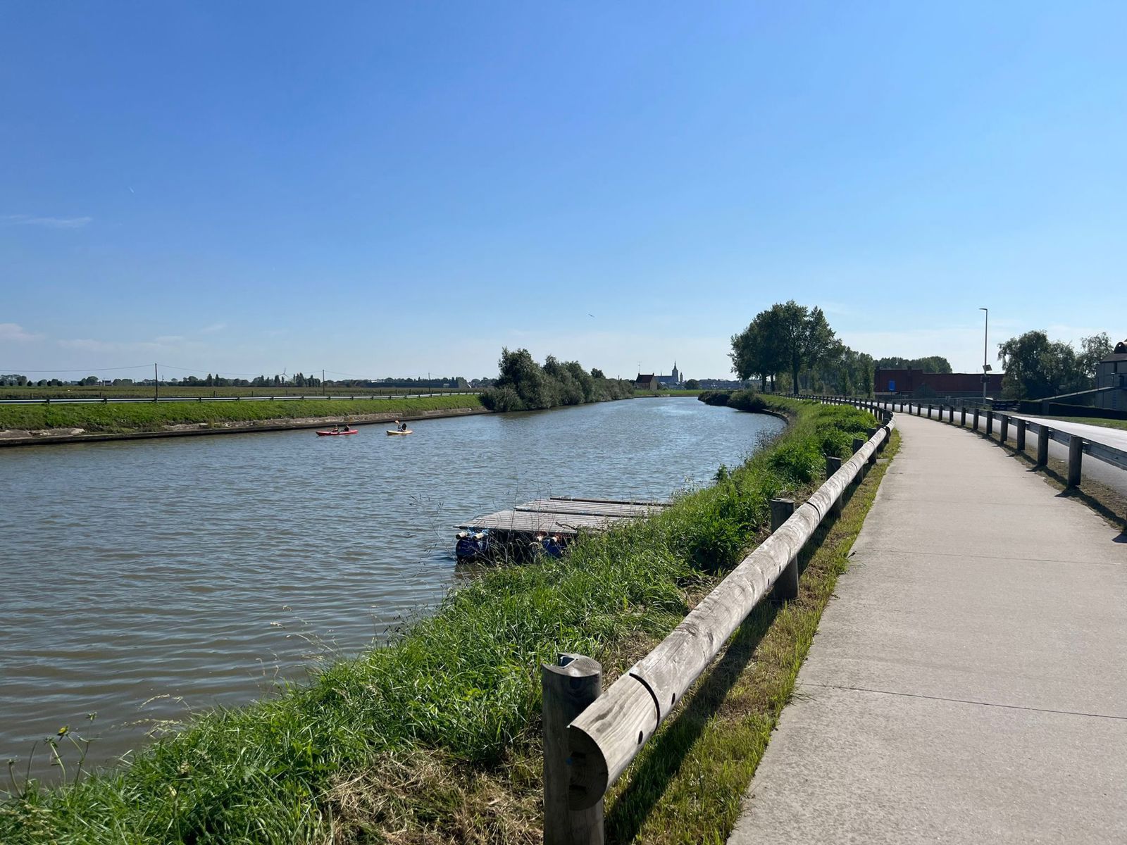 Charmante woning met uitzicht over polderlandschap foto 18