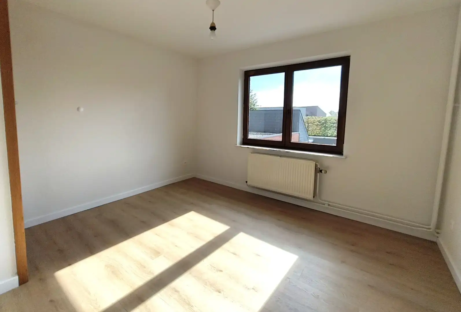 MOOIE WONING MET GARAGE EN TUINTJE foto 14
