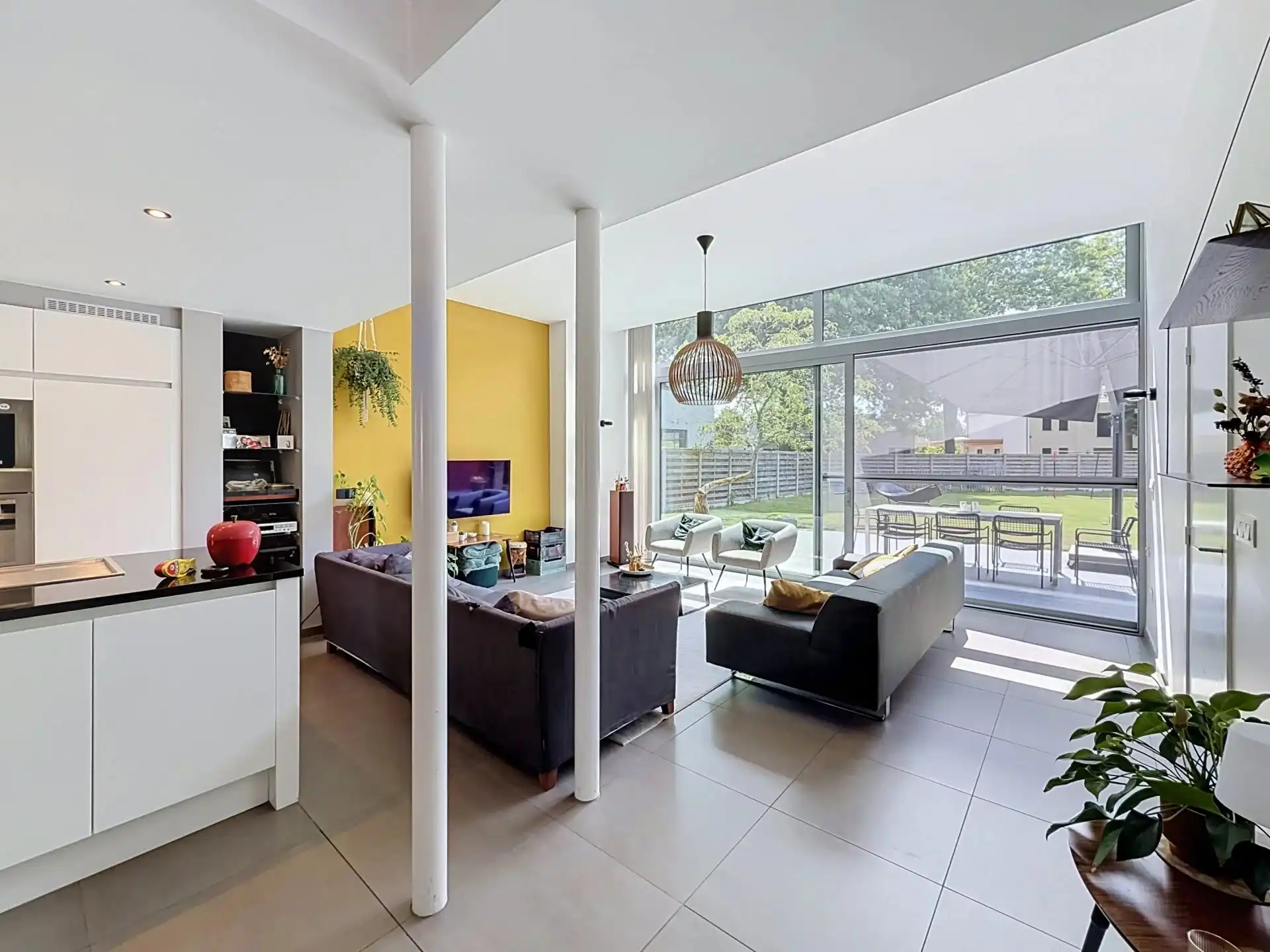 Verrassend ruime instapklare woning met 3 slaapkamers op een mooi perceel. foto 12