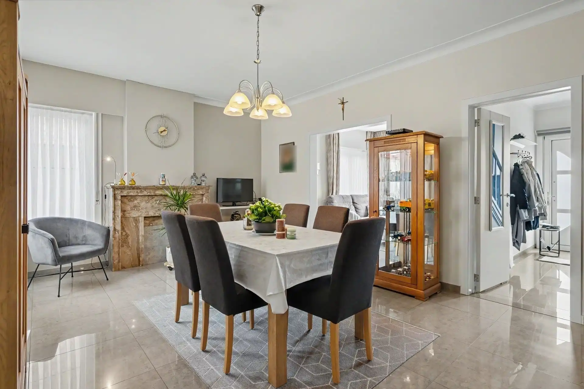 Goed gelegen halfopen bebouwing met ruime oprit, 3 slaapkamers en tuin foto 26