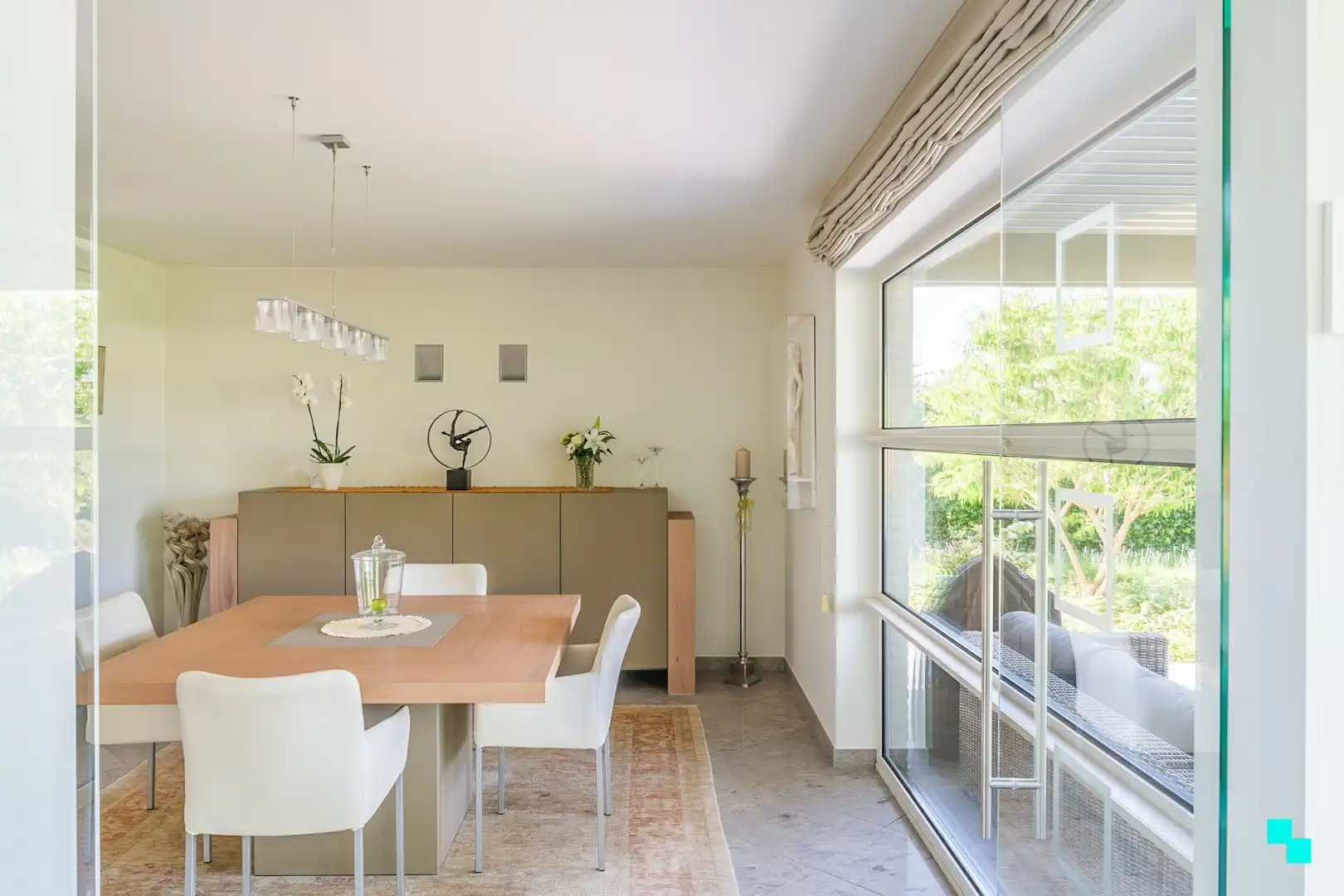 Lichtrijke villa met vier slaapkamers en zonnige tuin in Merelbeke Kwenenbos foto 9